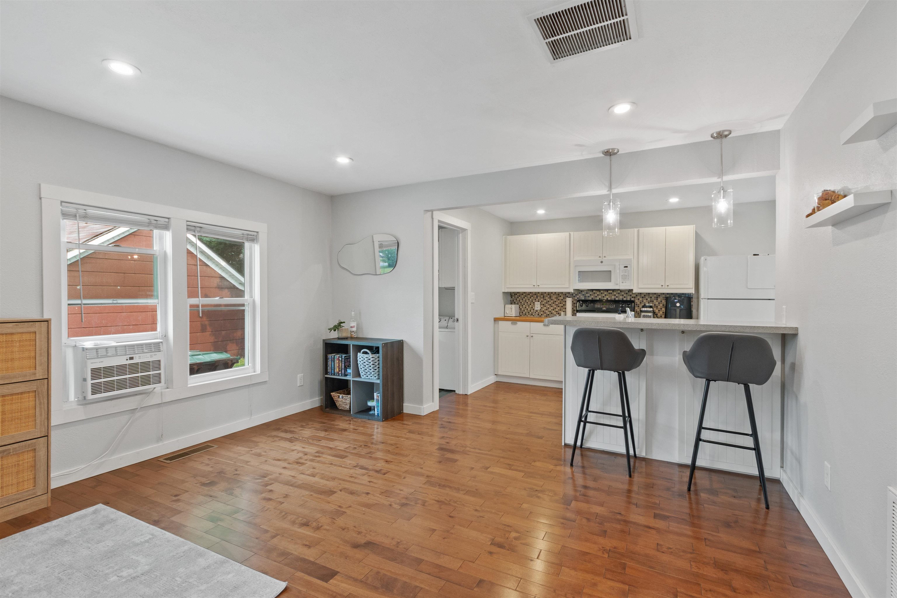 1808 Ellis Street Property Photo 2