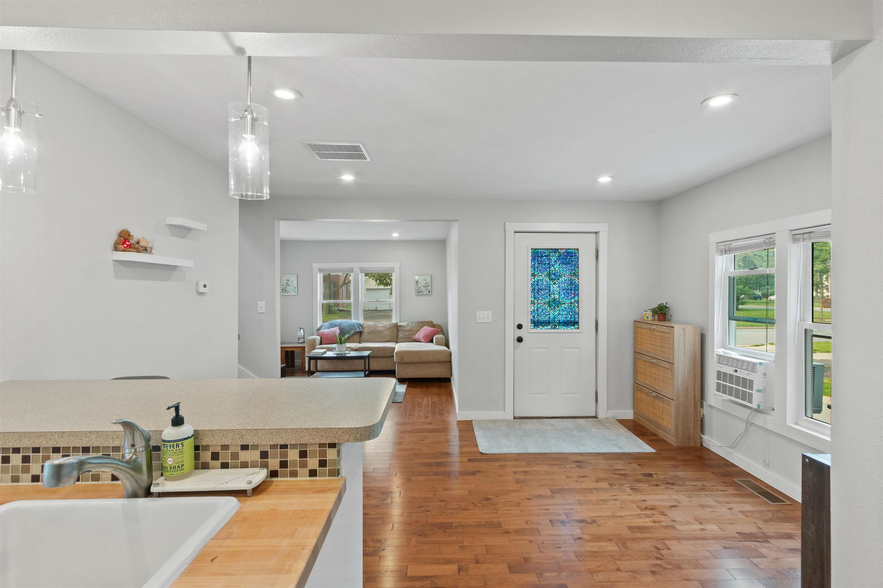 1808 Ellis Street Property Photo 3