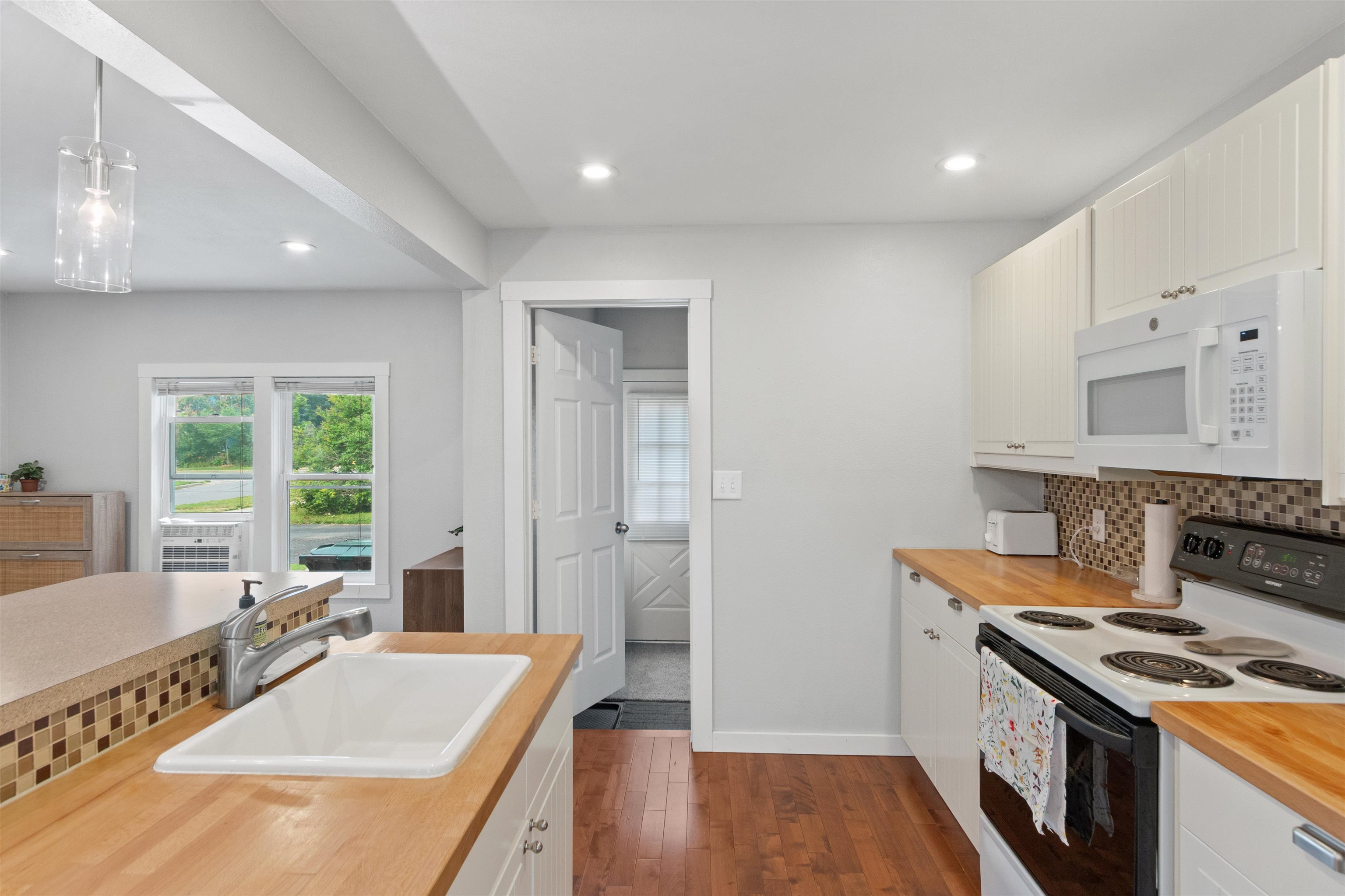 1808 Ellis Street Property Photo 8