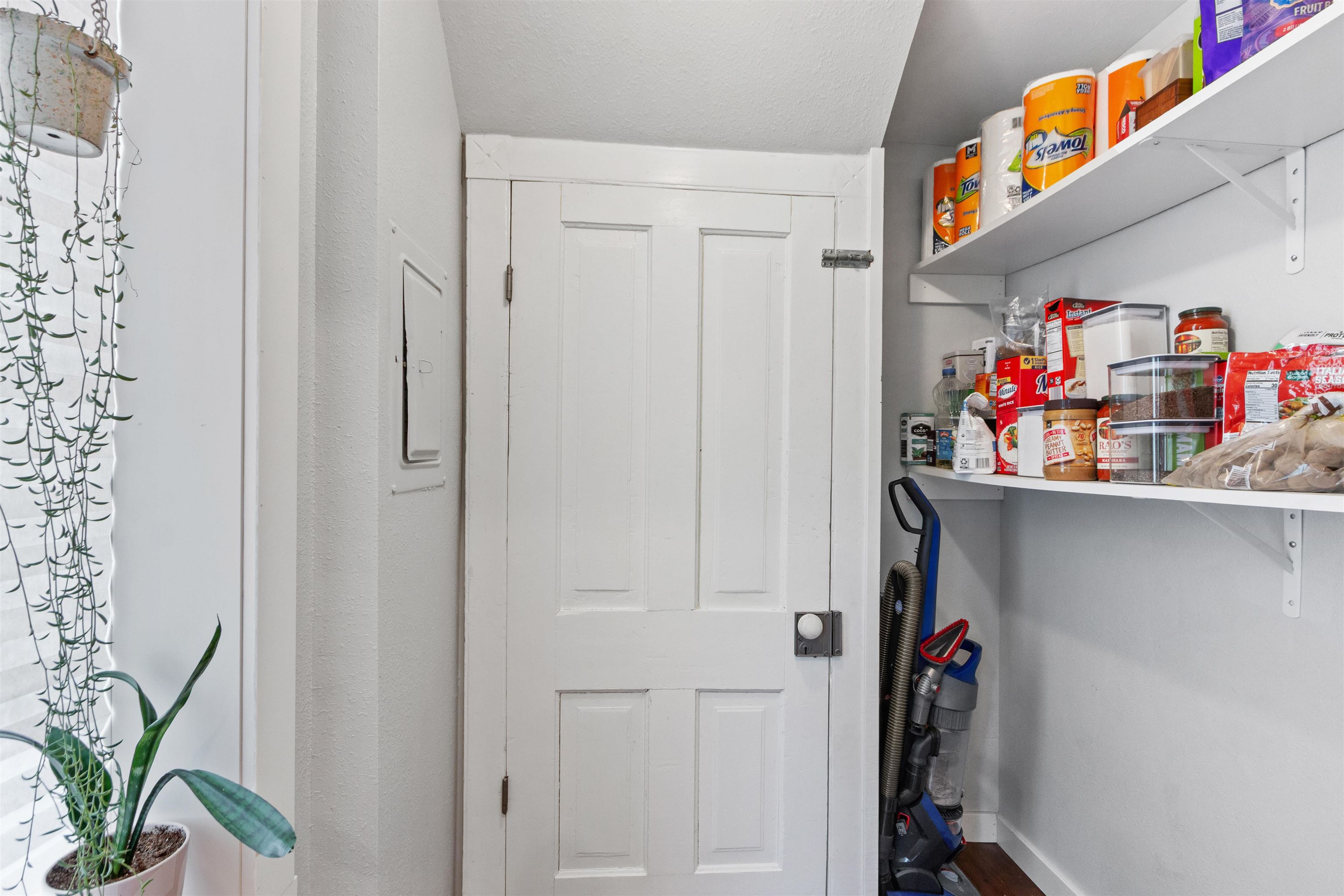 1808 Ellis Street Property Photo 9