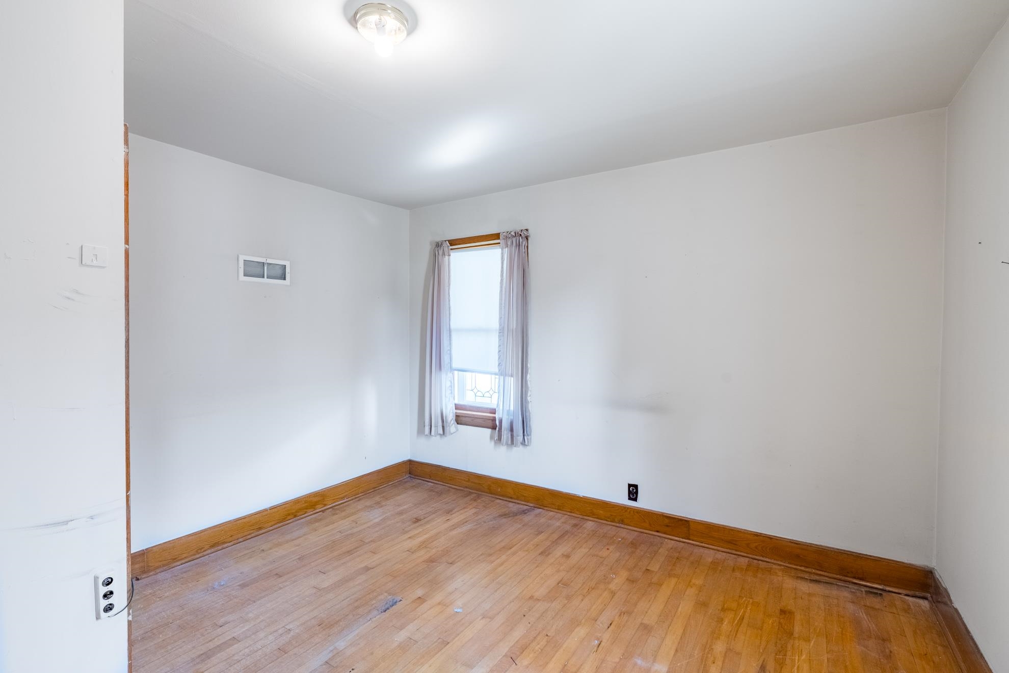507 E 5th Street Property Photo 24