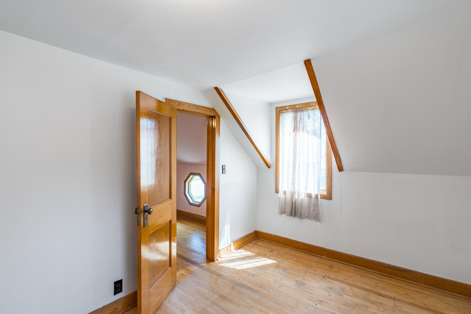 507 E 5th Street Property Photo 27