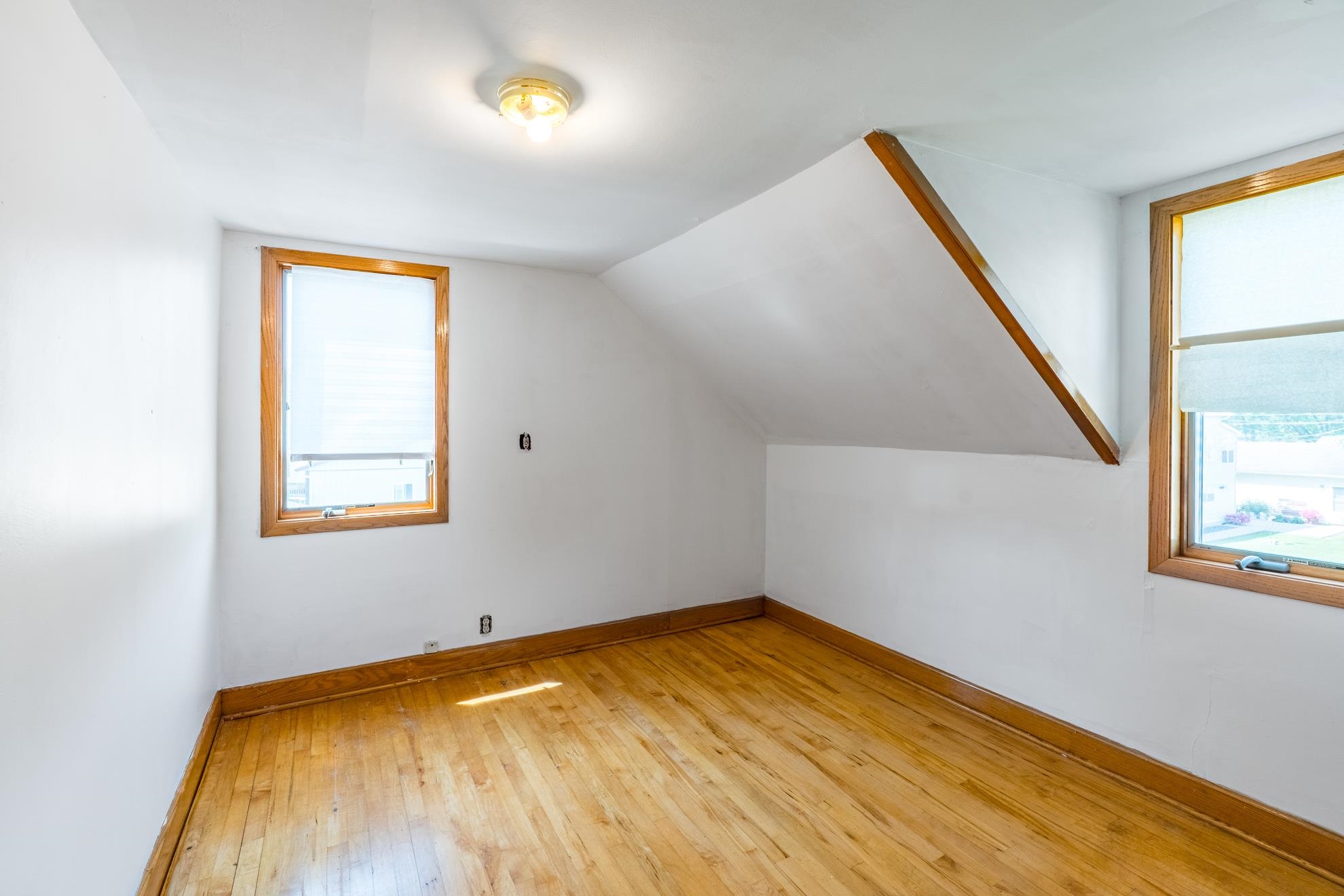 507 E 5th Street Property Photo 34