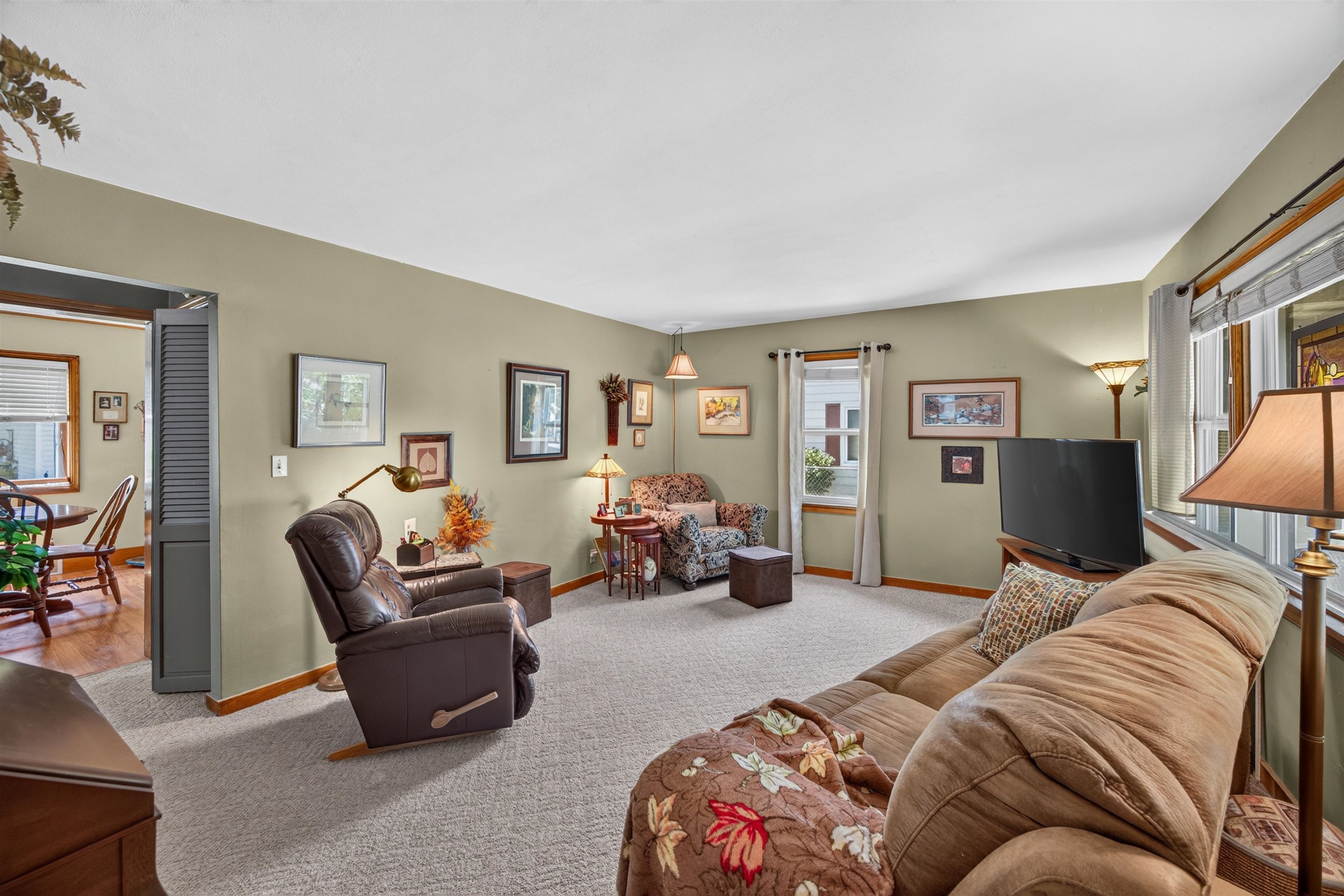2425 Simonis Street Property Photo 9