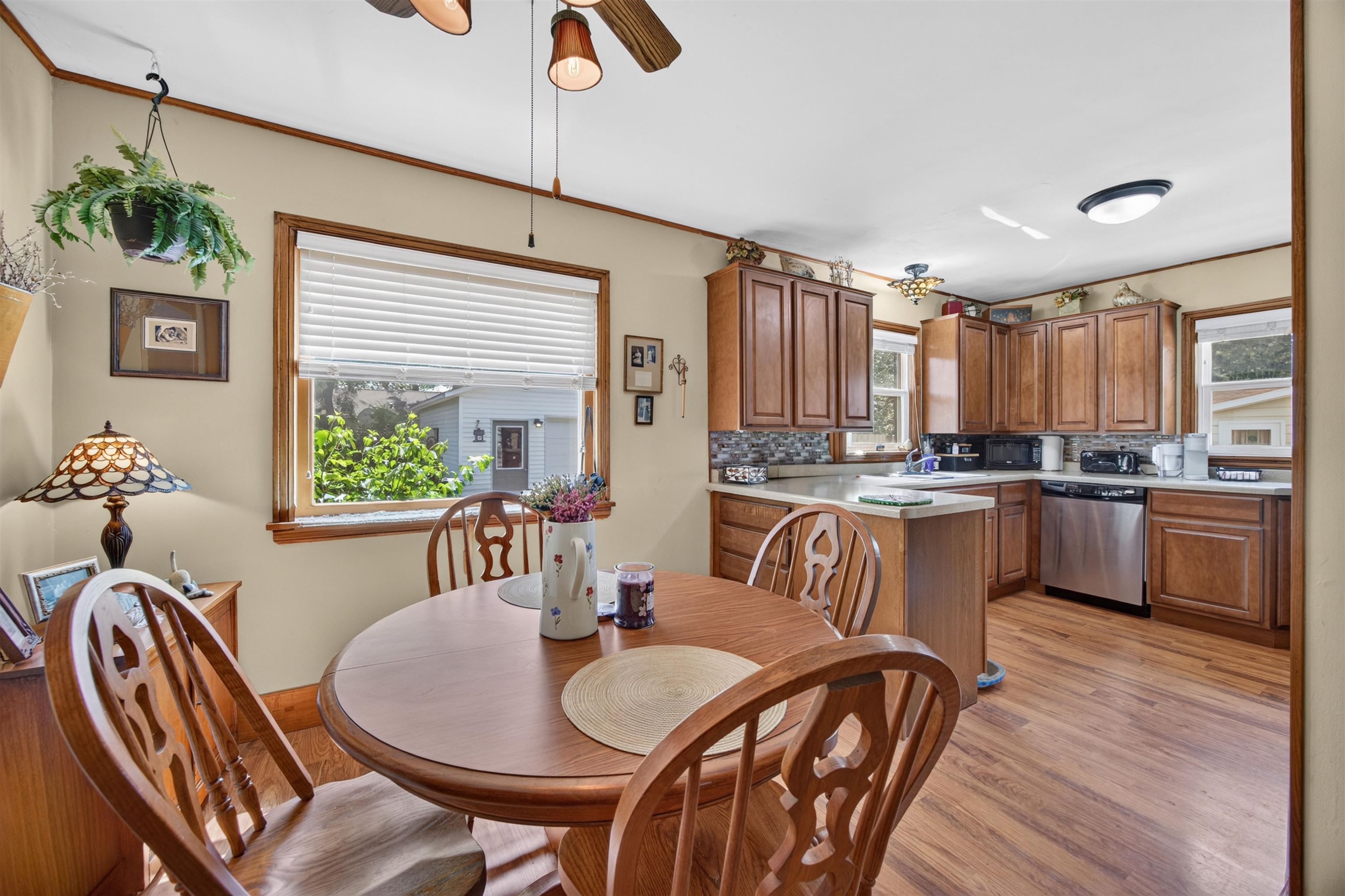 2425 Simonis Street Property Photo 11