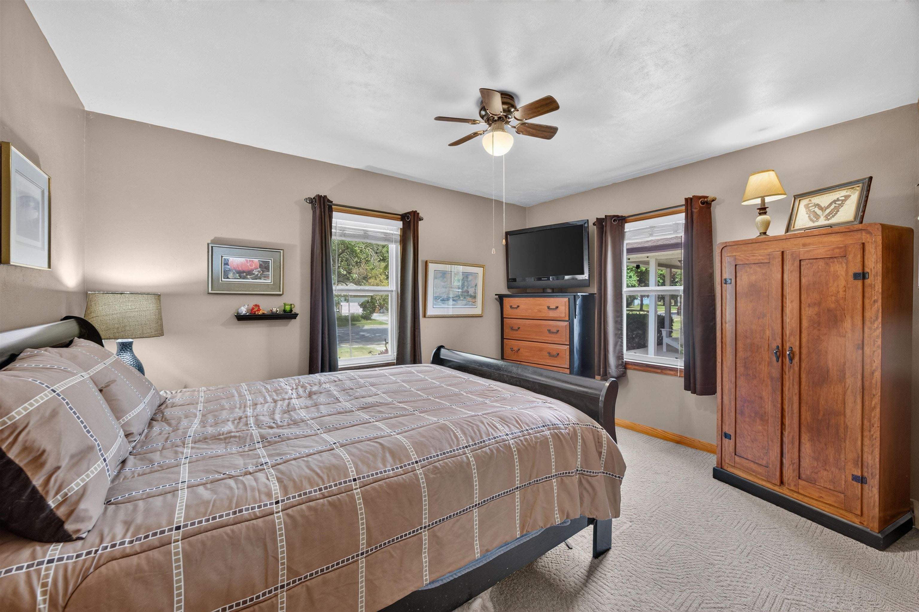 2425 Simonis Street Property Photo 28