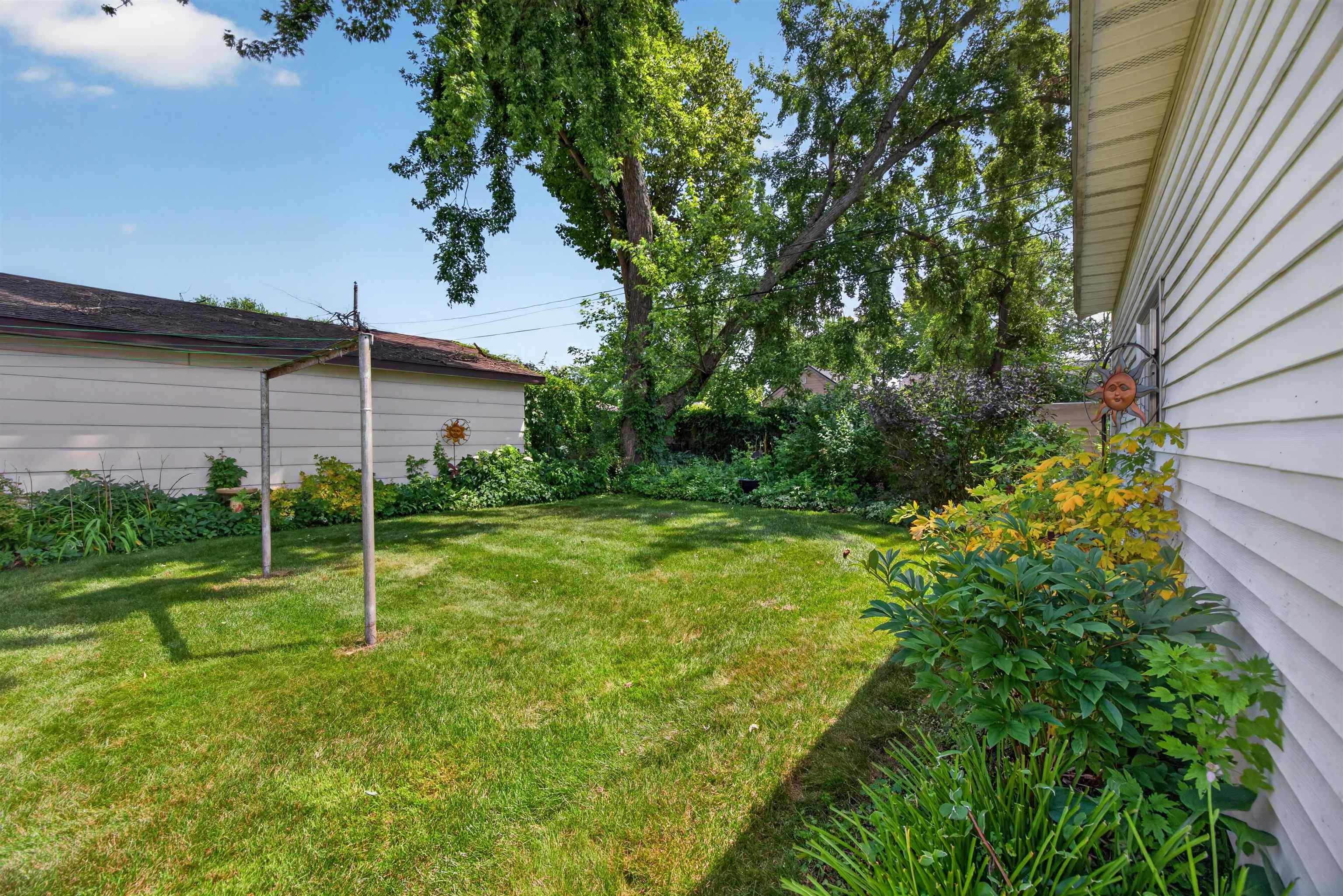 2425 Simonis Street Property Photo 38