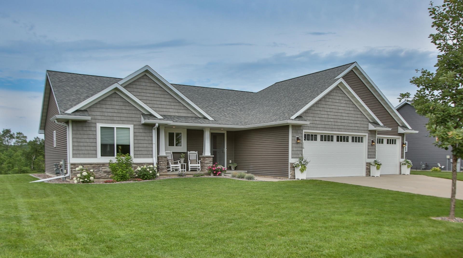 116 S 68th Avenue Property Photo 1