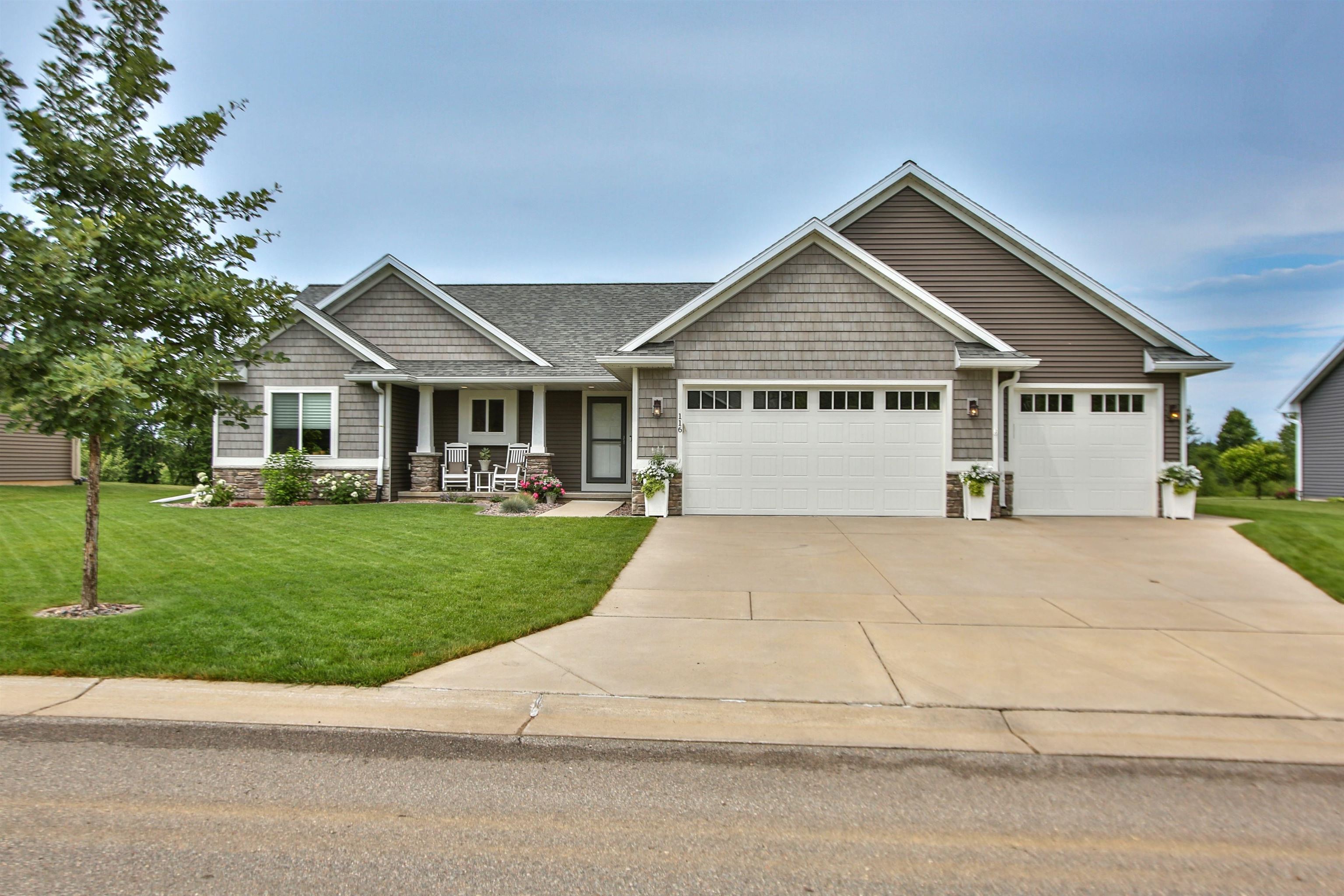 116 S 68th Avenue Property Photo 2