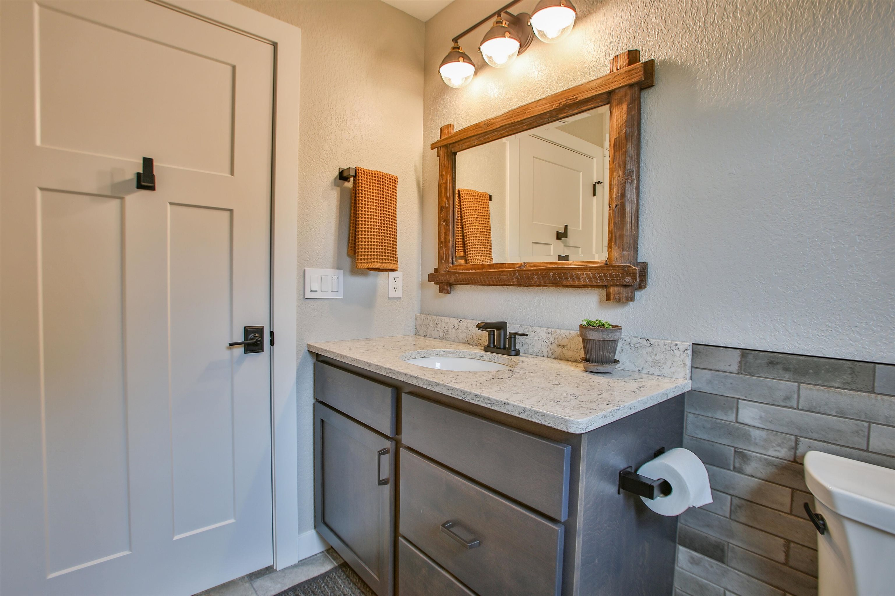 116 S 68th Avenue Property Photo 33