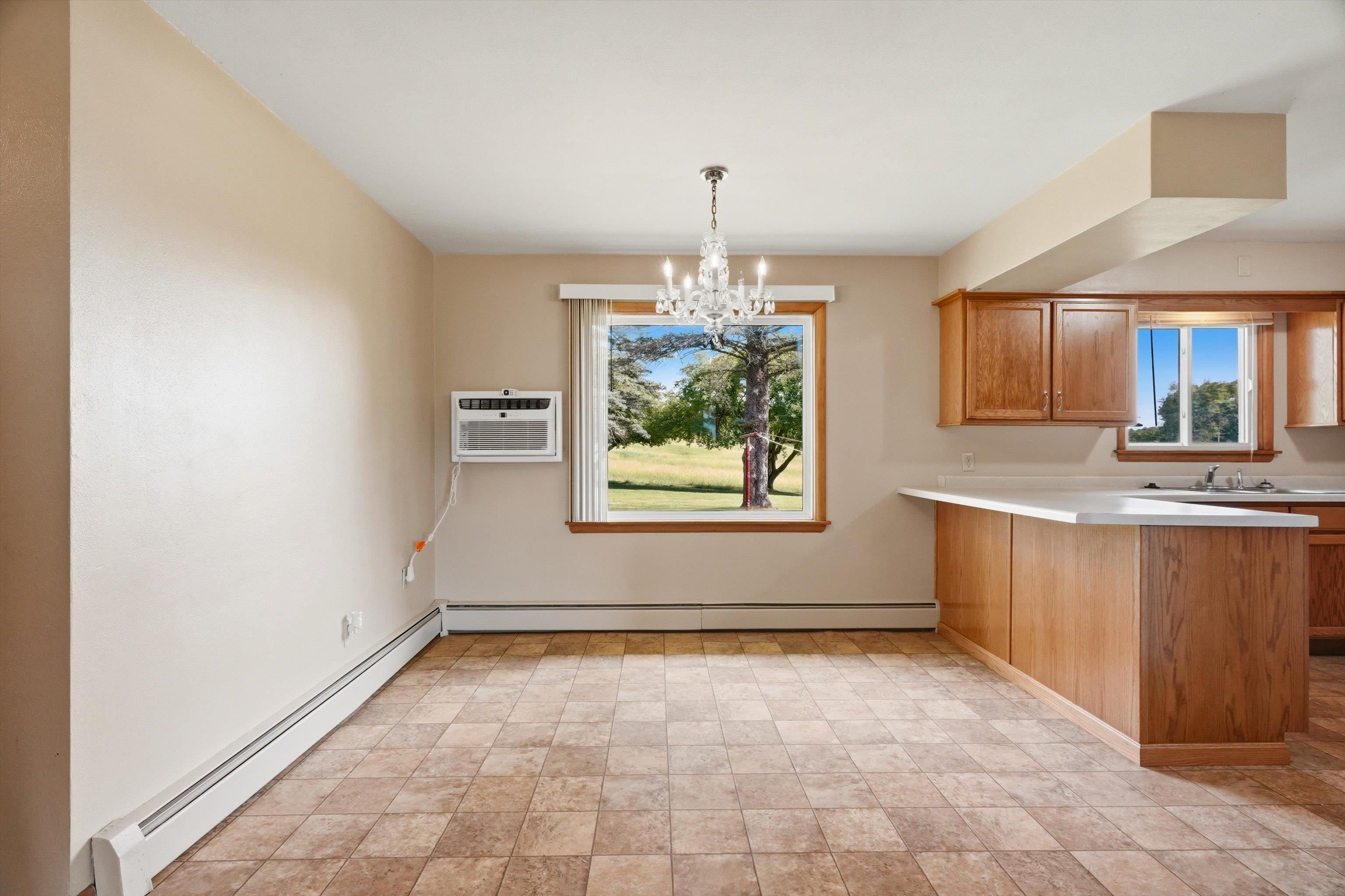 1412 N Oak Avenue Property Photo 6