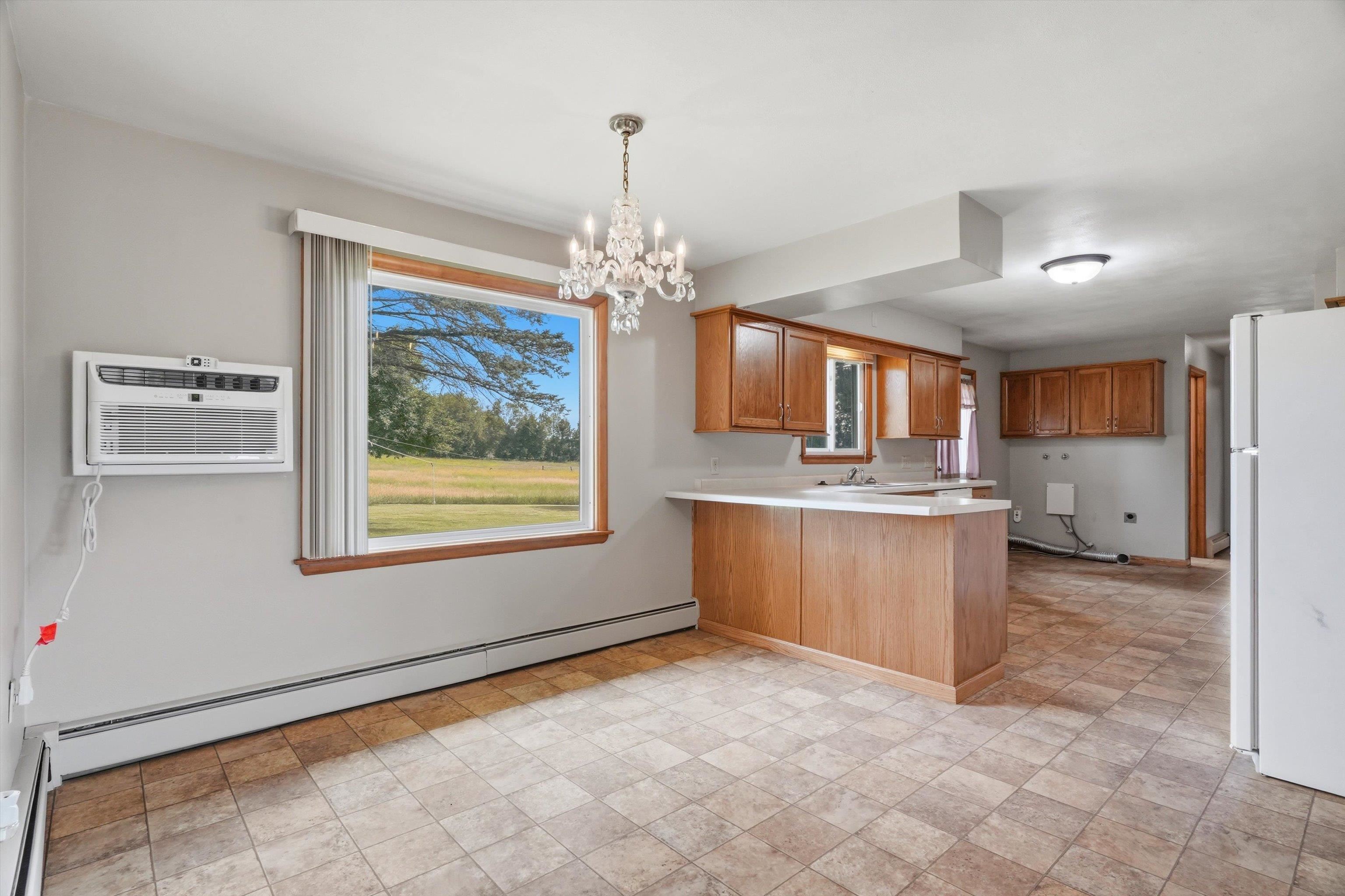 1412 N Oak Avenue Property Photo 7