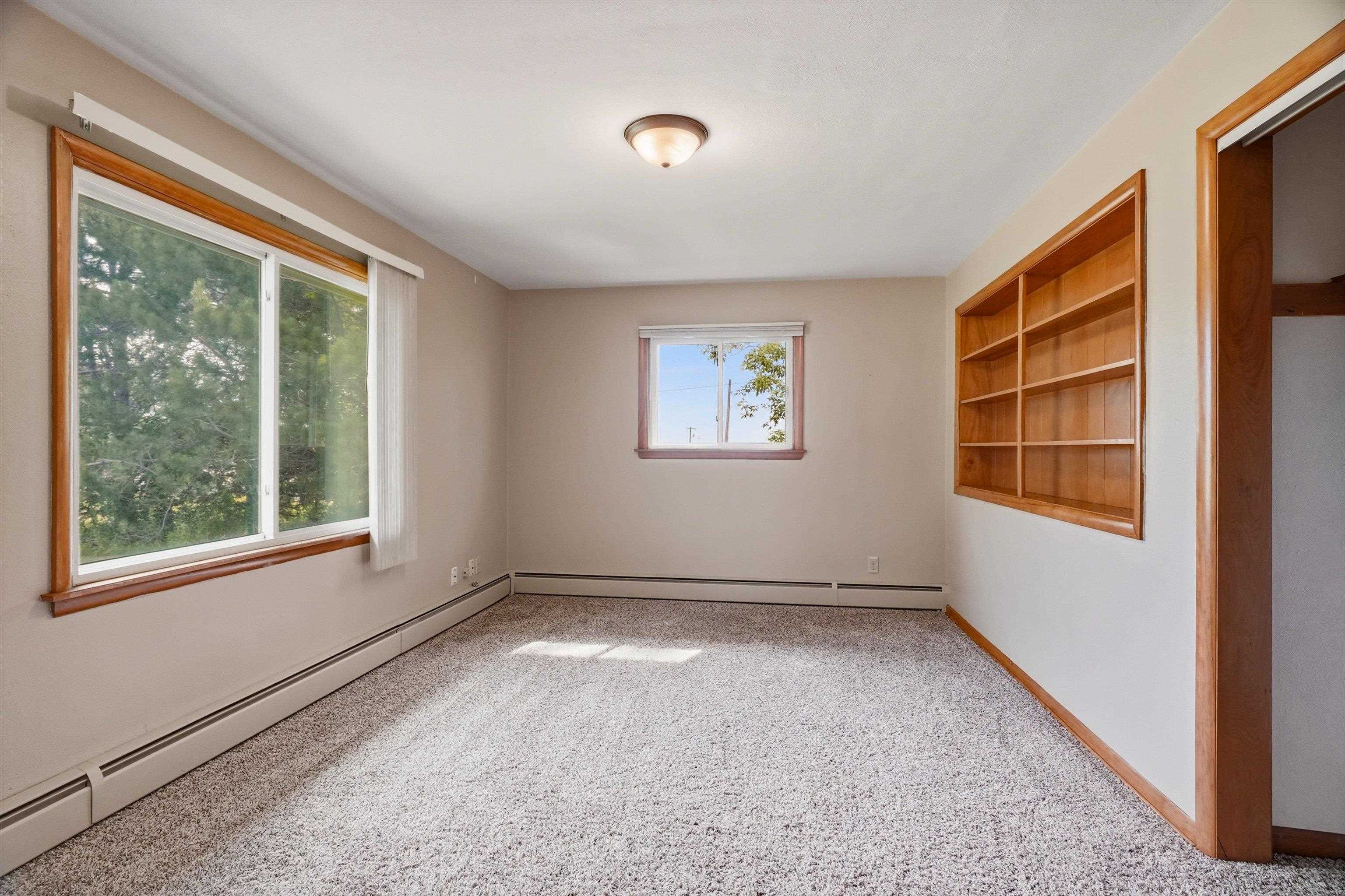 1412 N Oak Avenue Property Photo 12