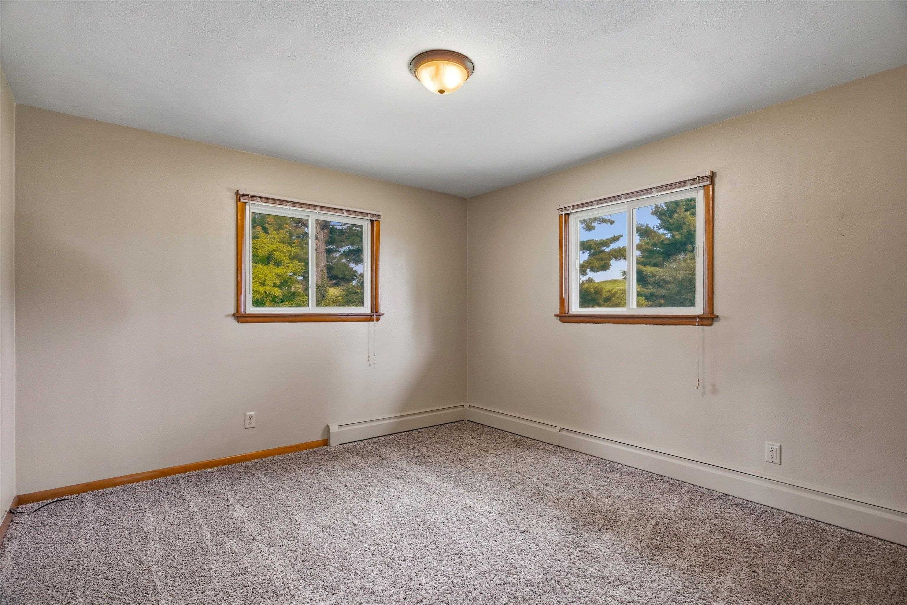 1412 N Oak Avenue Property Photo 15