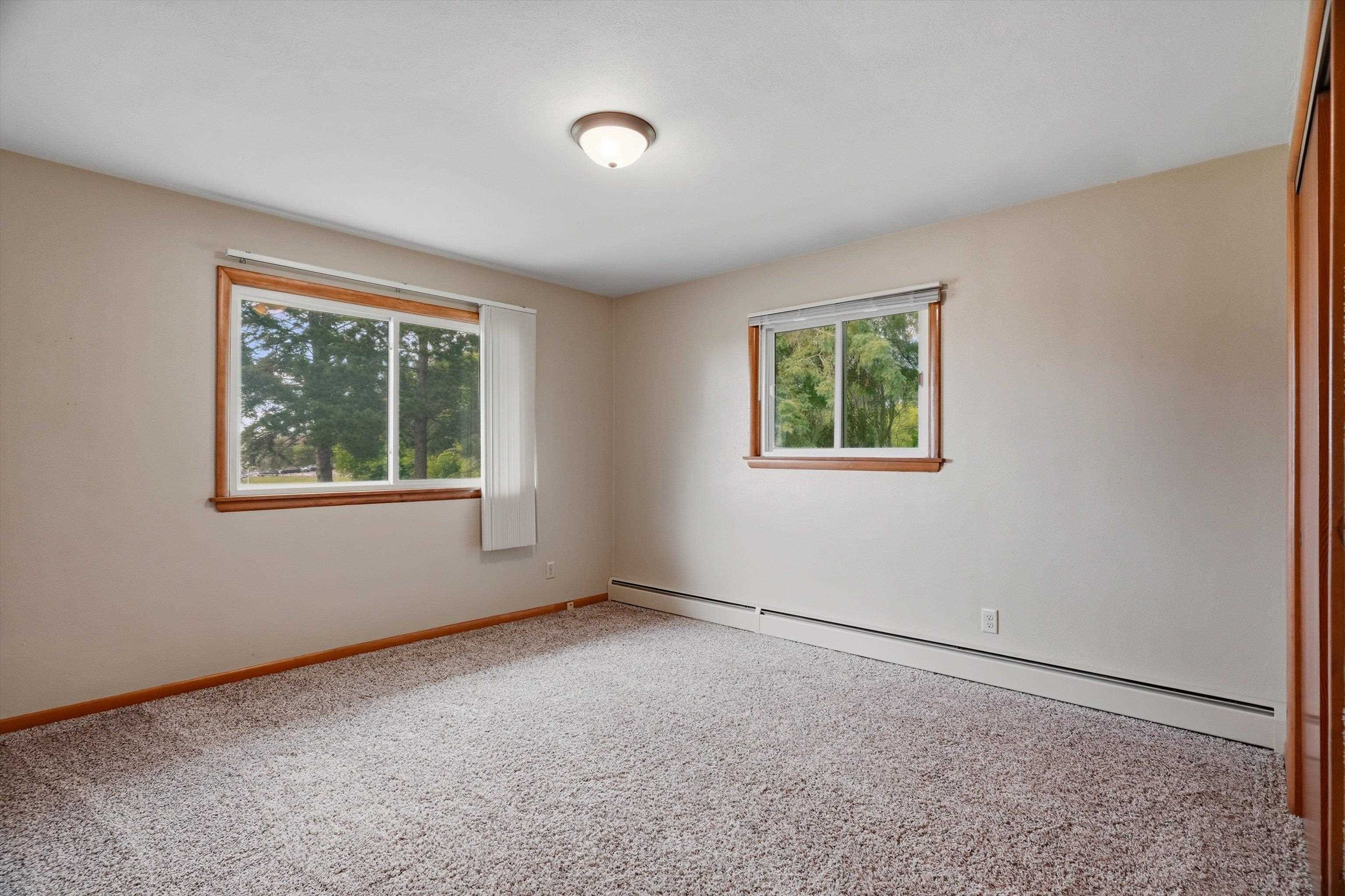 1412 N Oak Avenue Property Photo 16