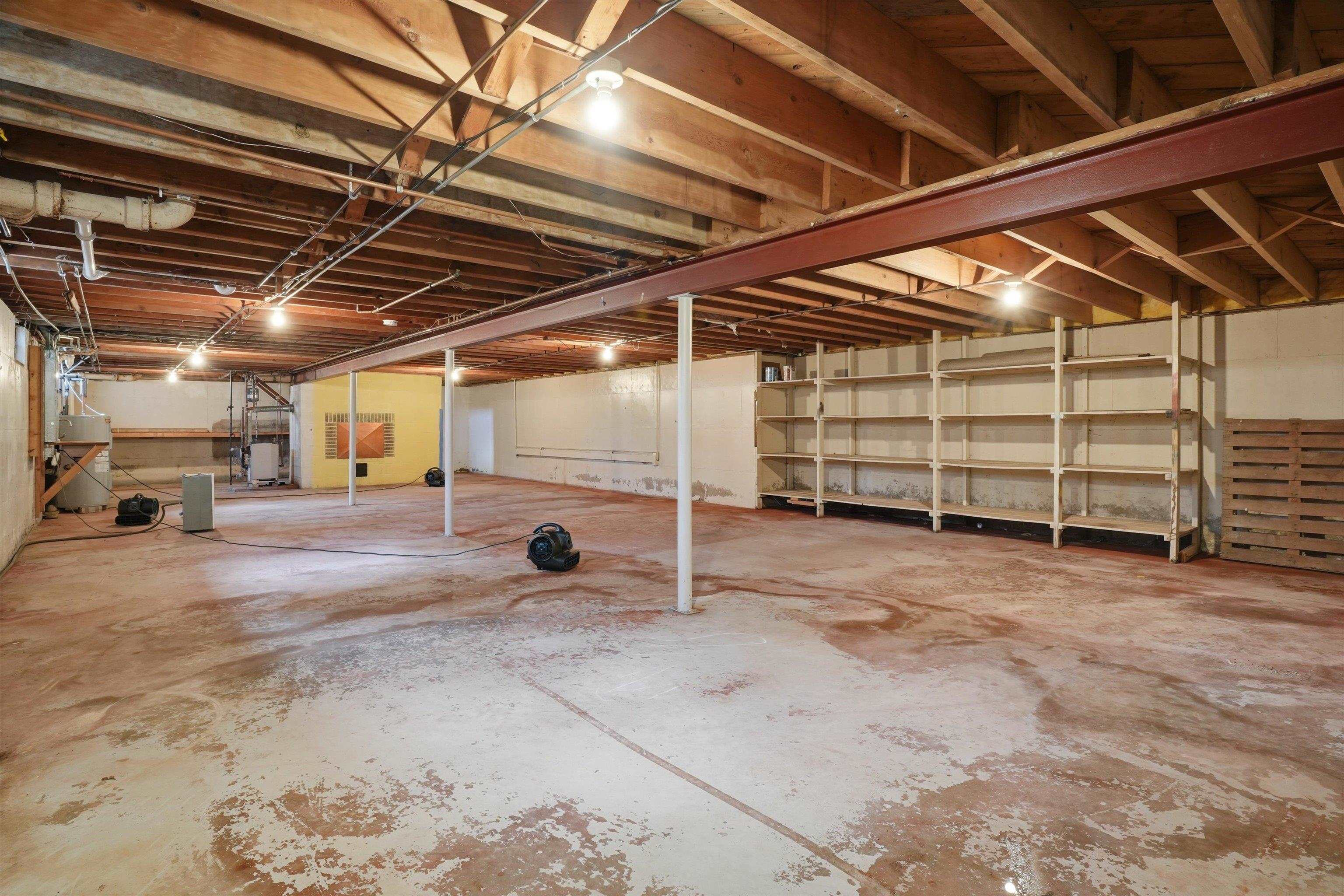 1412 N Oak Avenue Property Photo 19