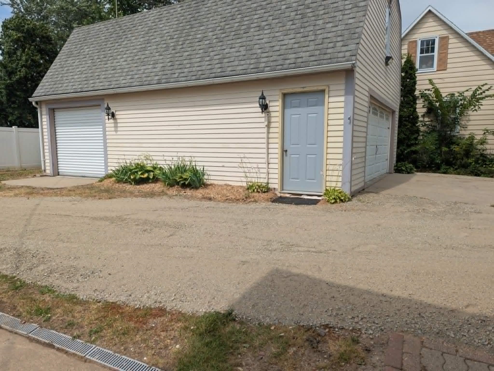201 W 4th Street Property Photo 15
