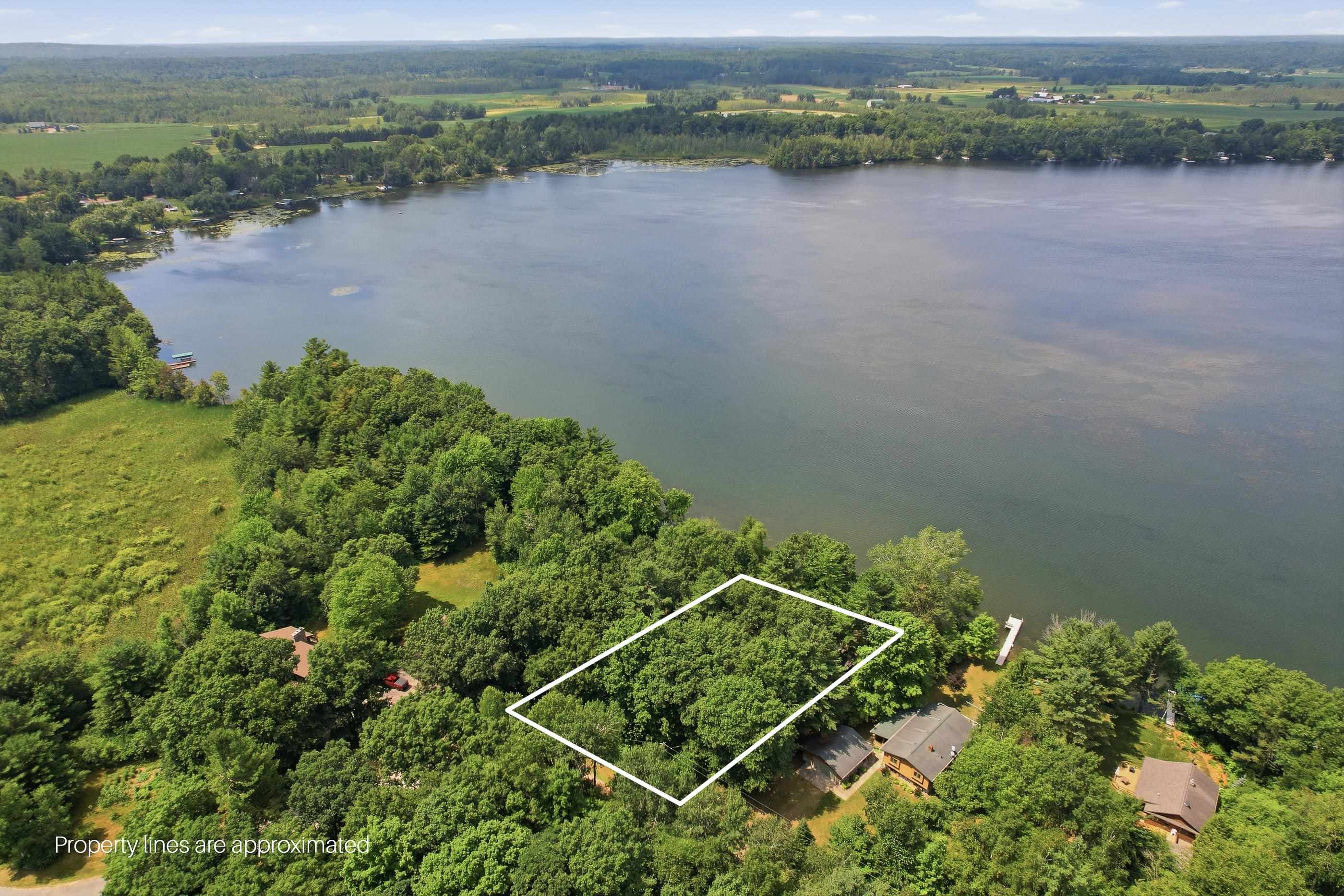 169818 Waters Edge Drive Property Photo 23