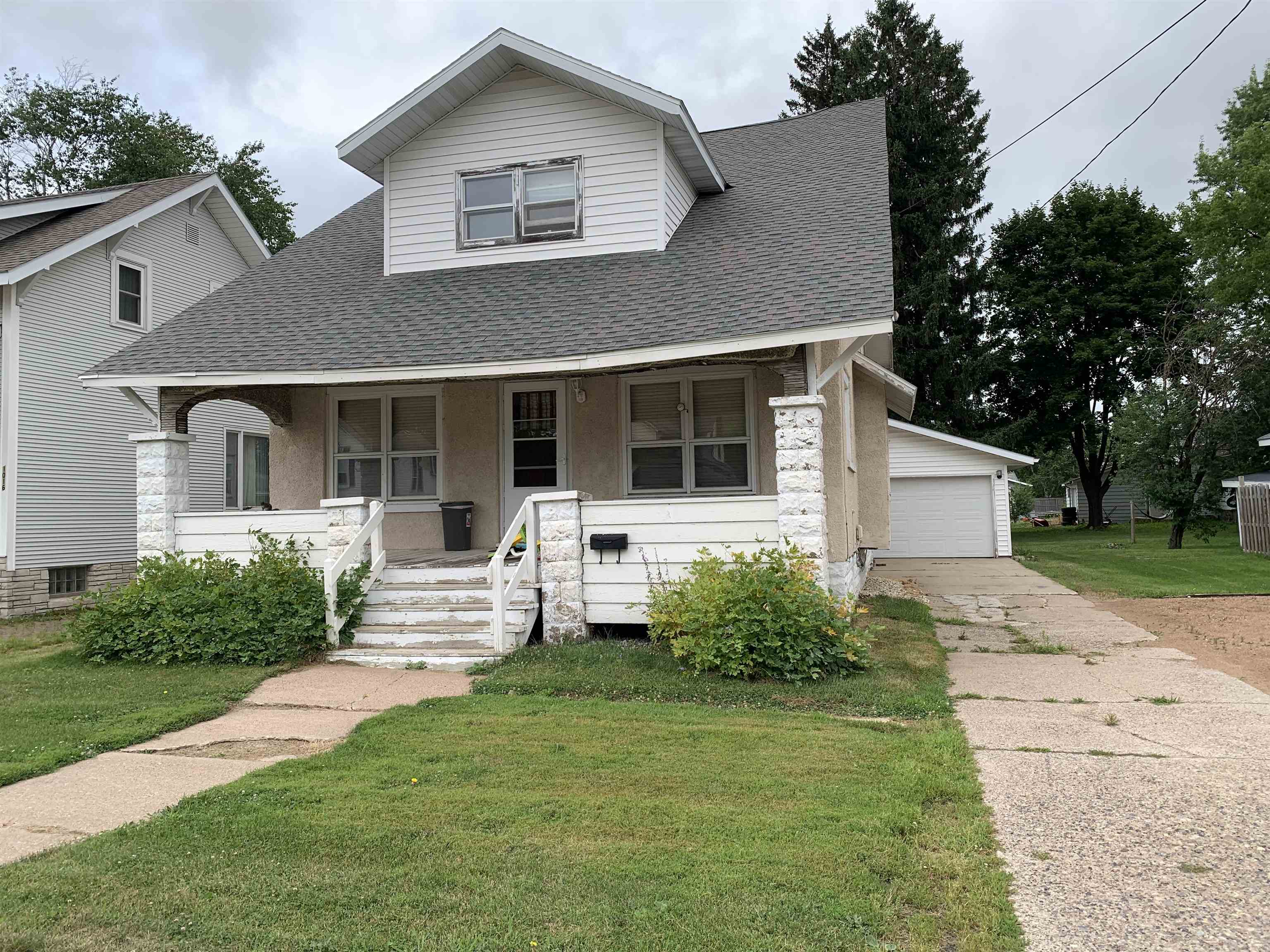 1012 7th Avenue Property Photo 3
