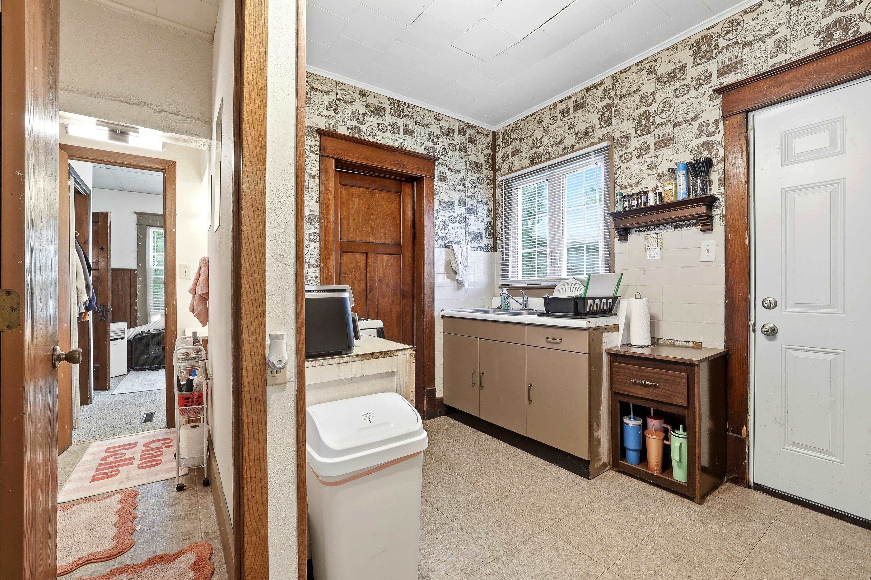 1632 Division Street Property Photo 18