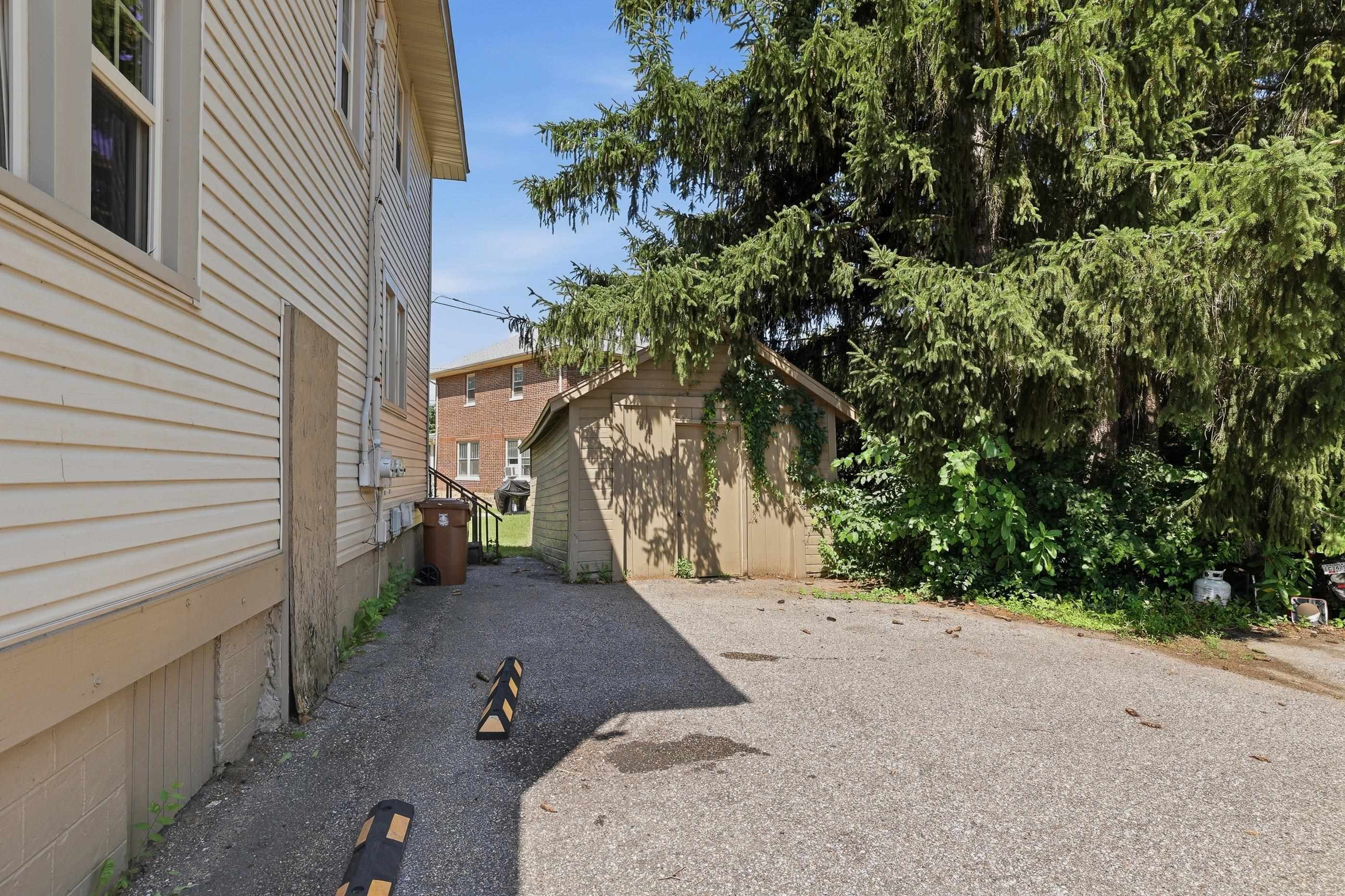 1632 Division Street Property Photo 36