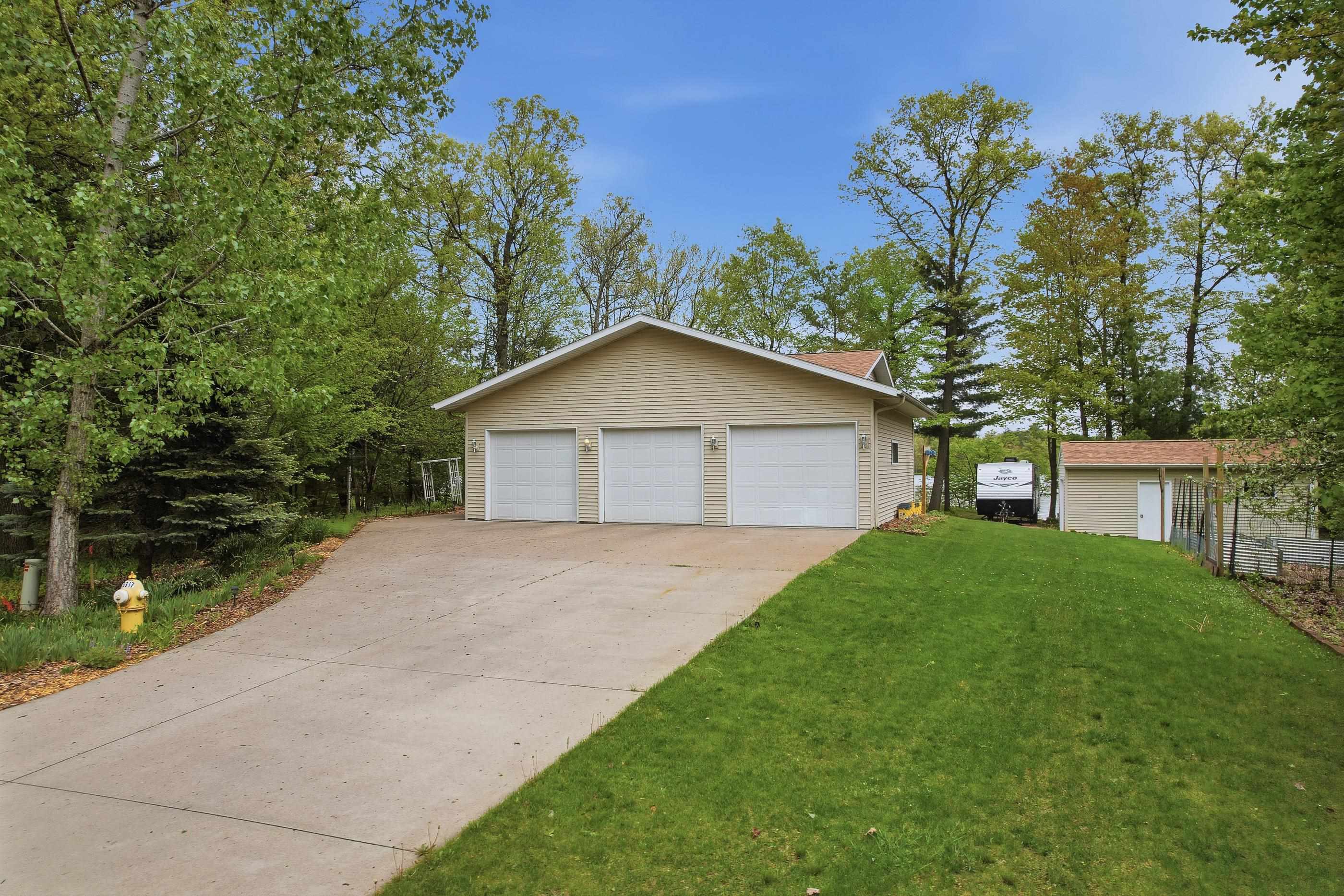 3317 Della Street Property Photo 5