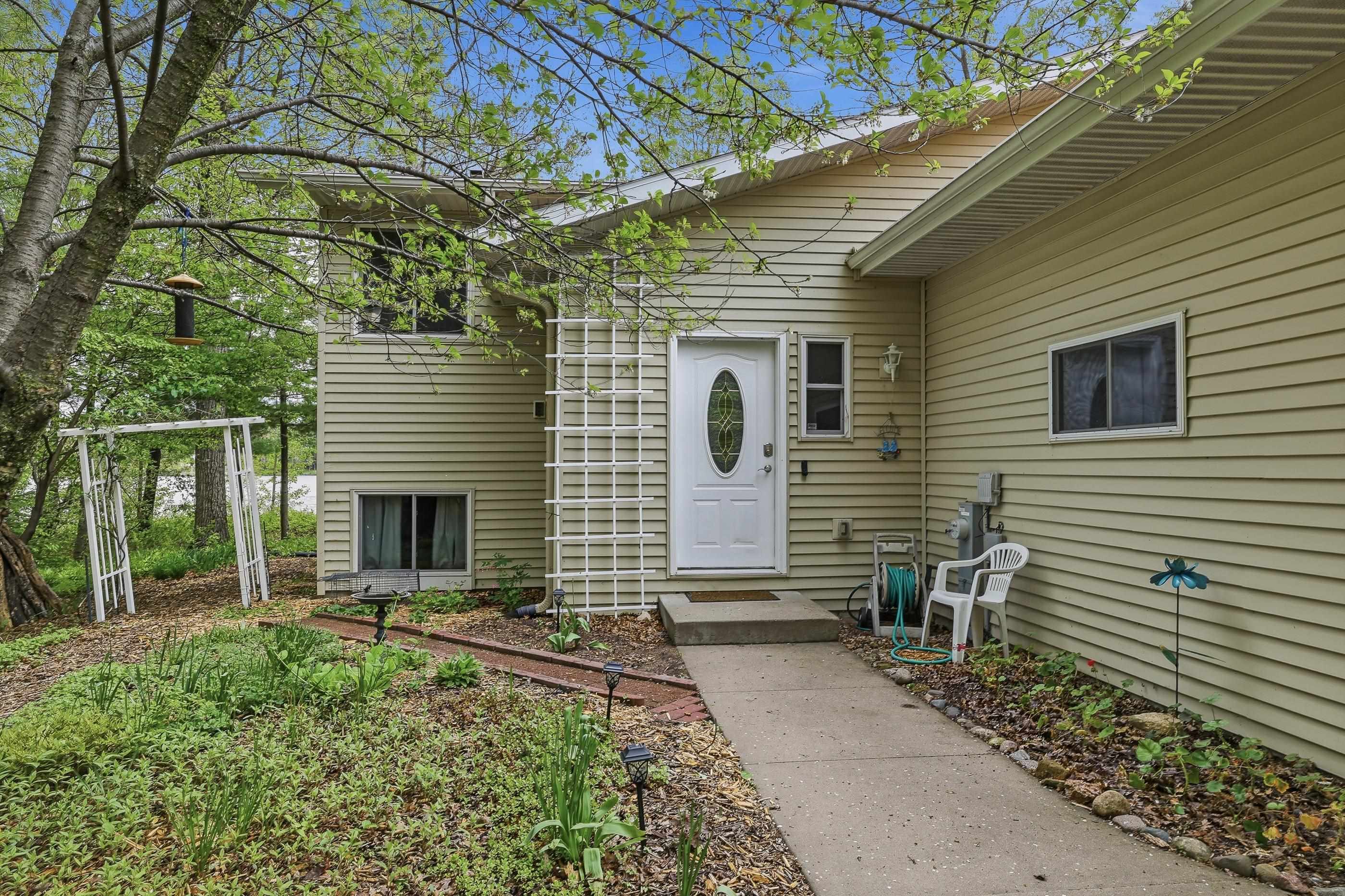 3317 Della Street Property Photo 6