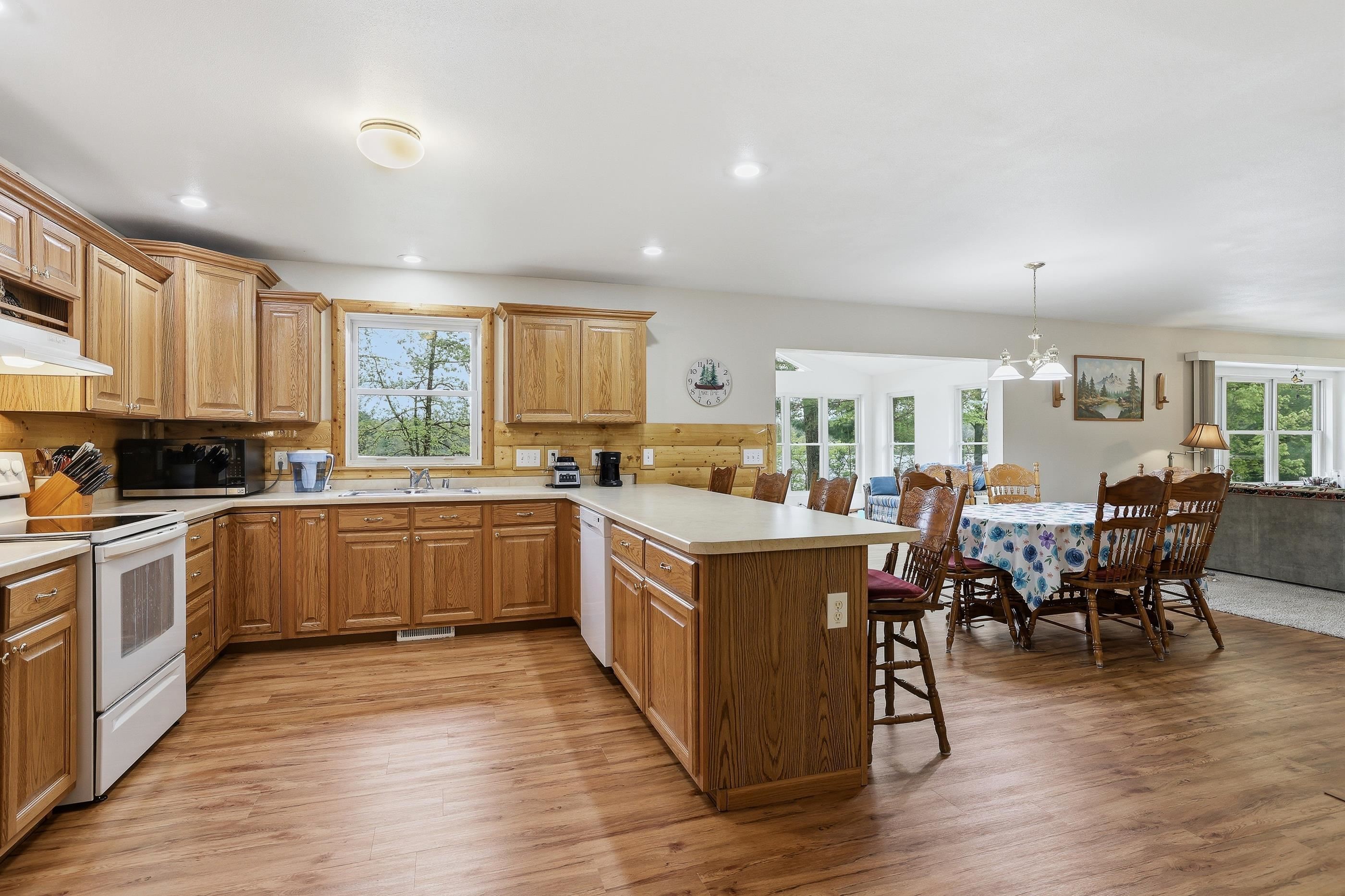 3317 Della Street Property Photo 12