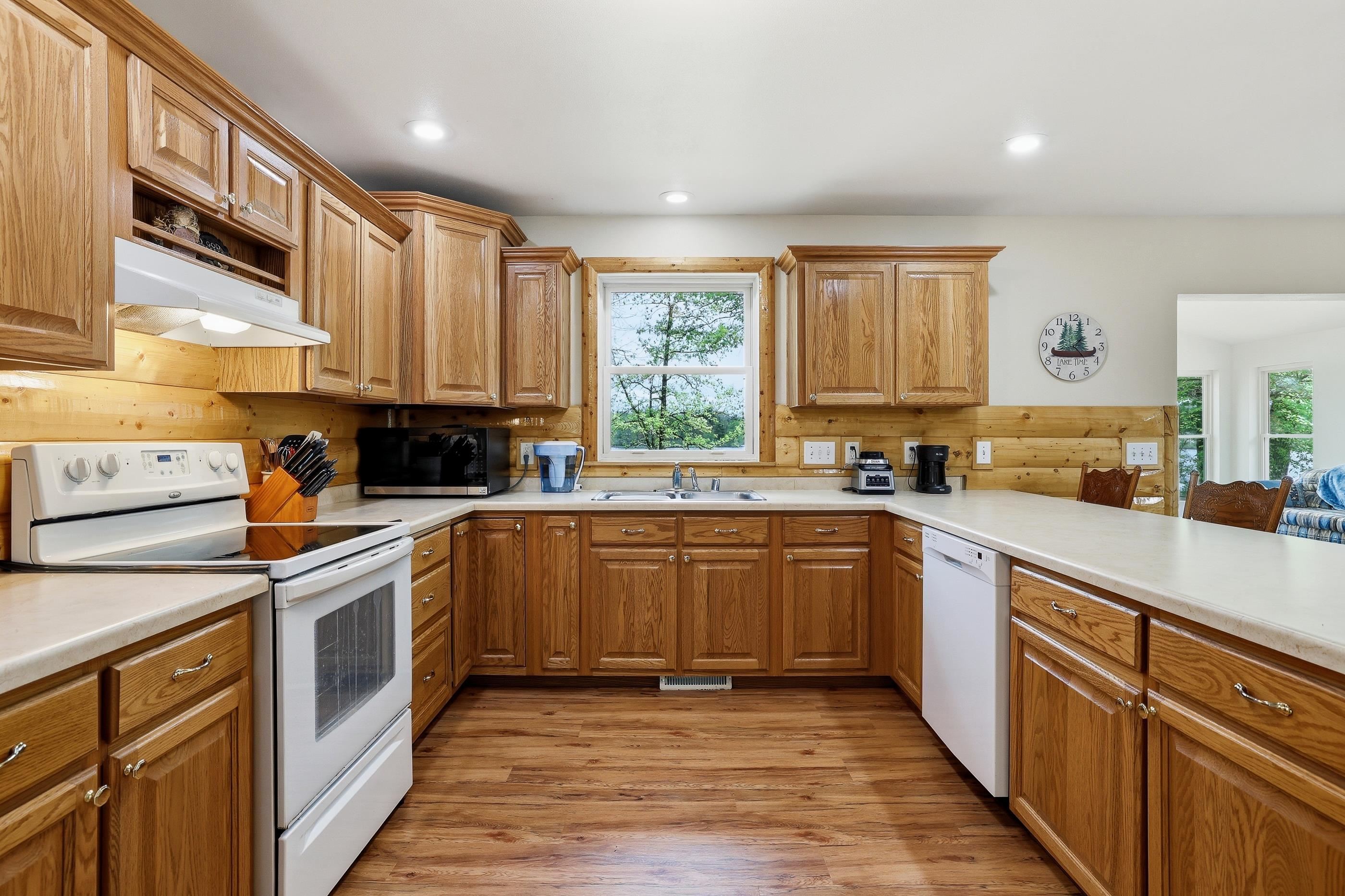 3317 Della Street Property Photo 13