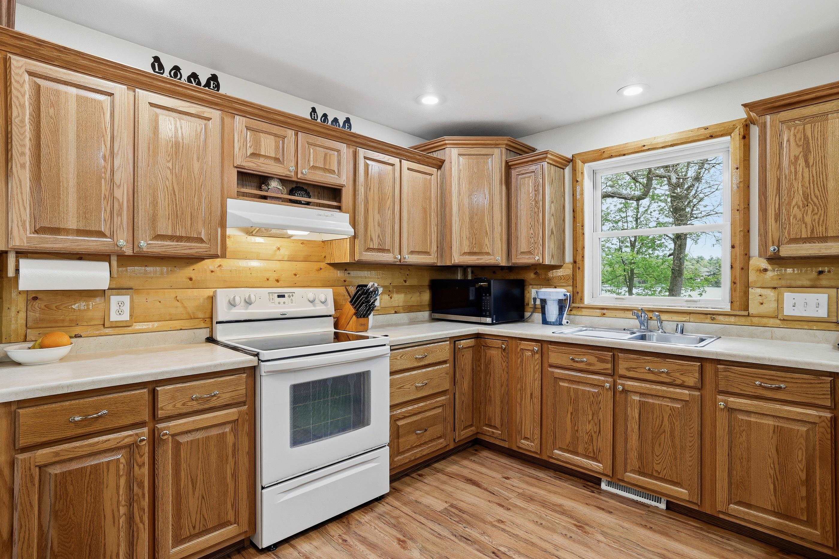 3317 Della Street Property Photo 14