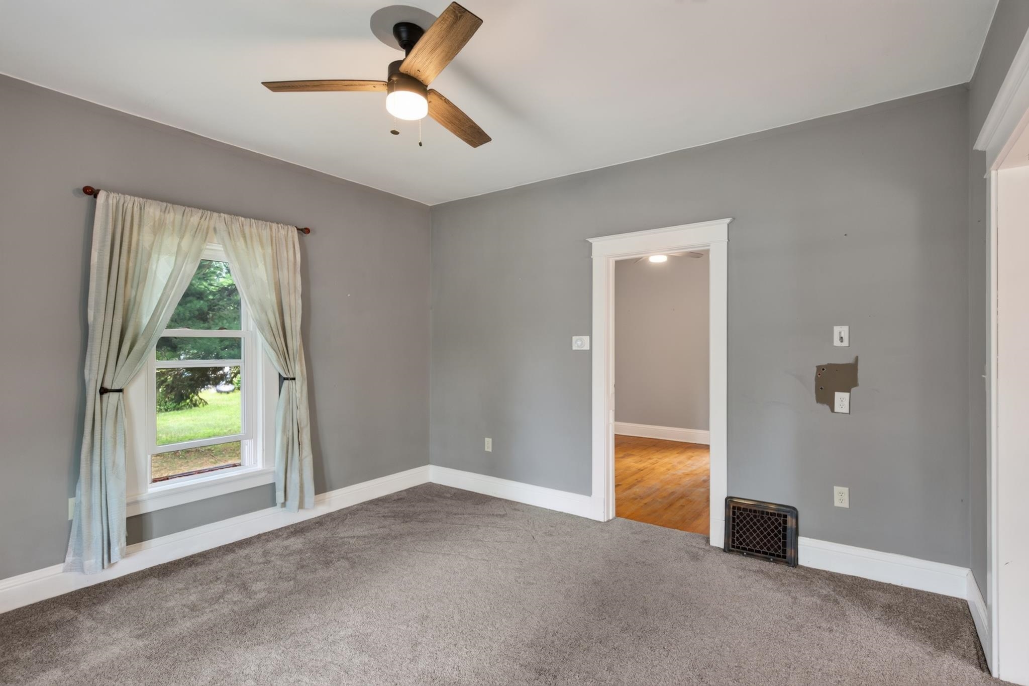 917 Western Avenue Property Photo 17