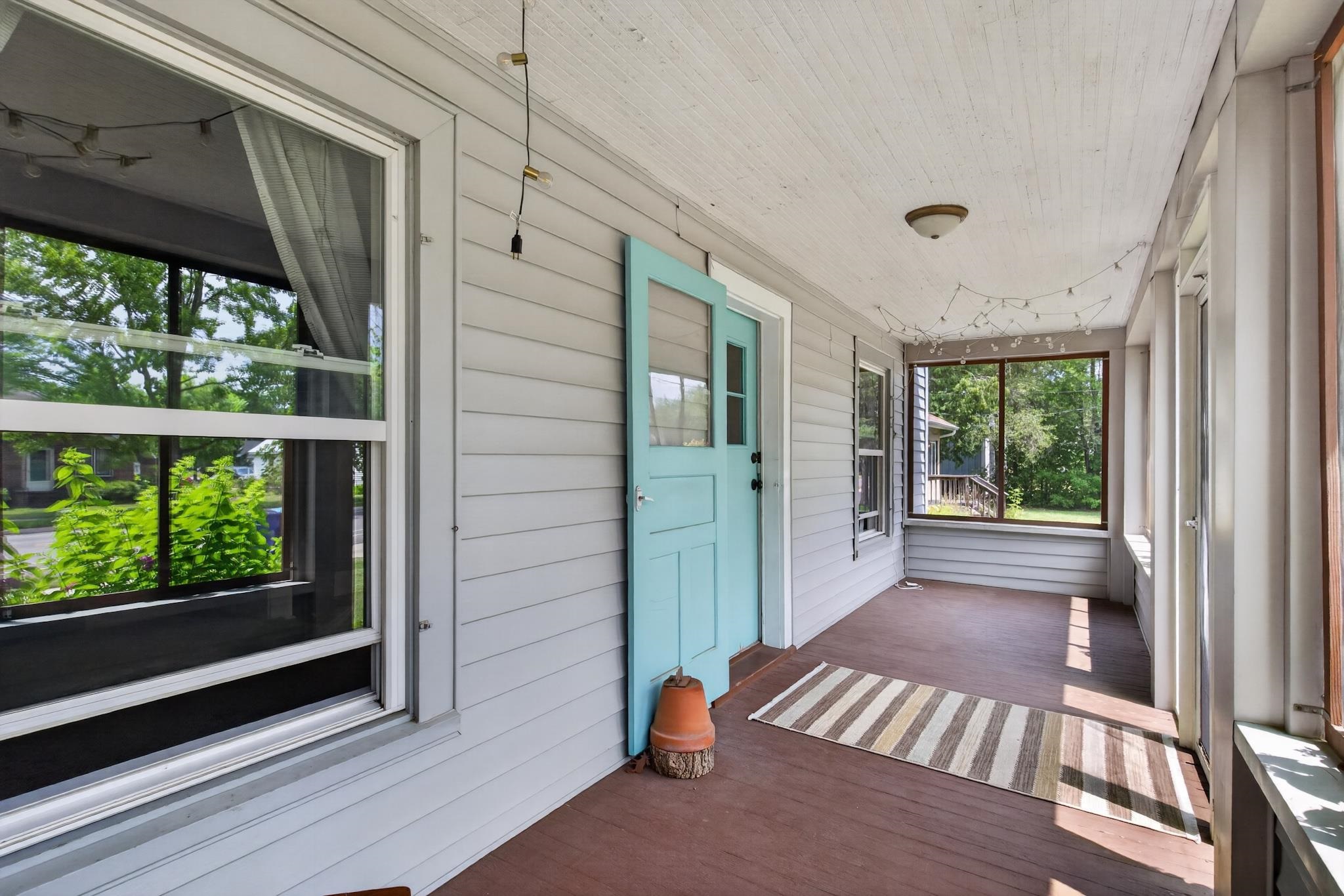 917 Western Avenue Property Photo 36