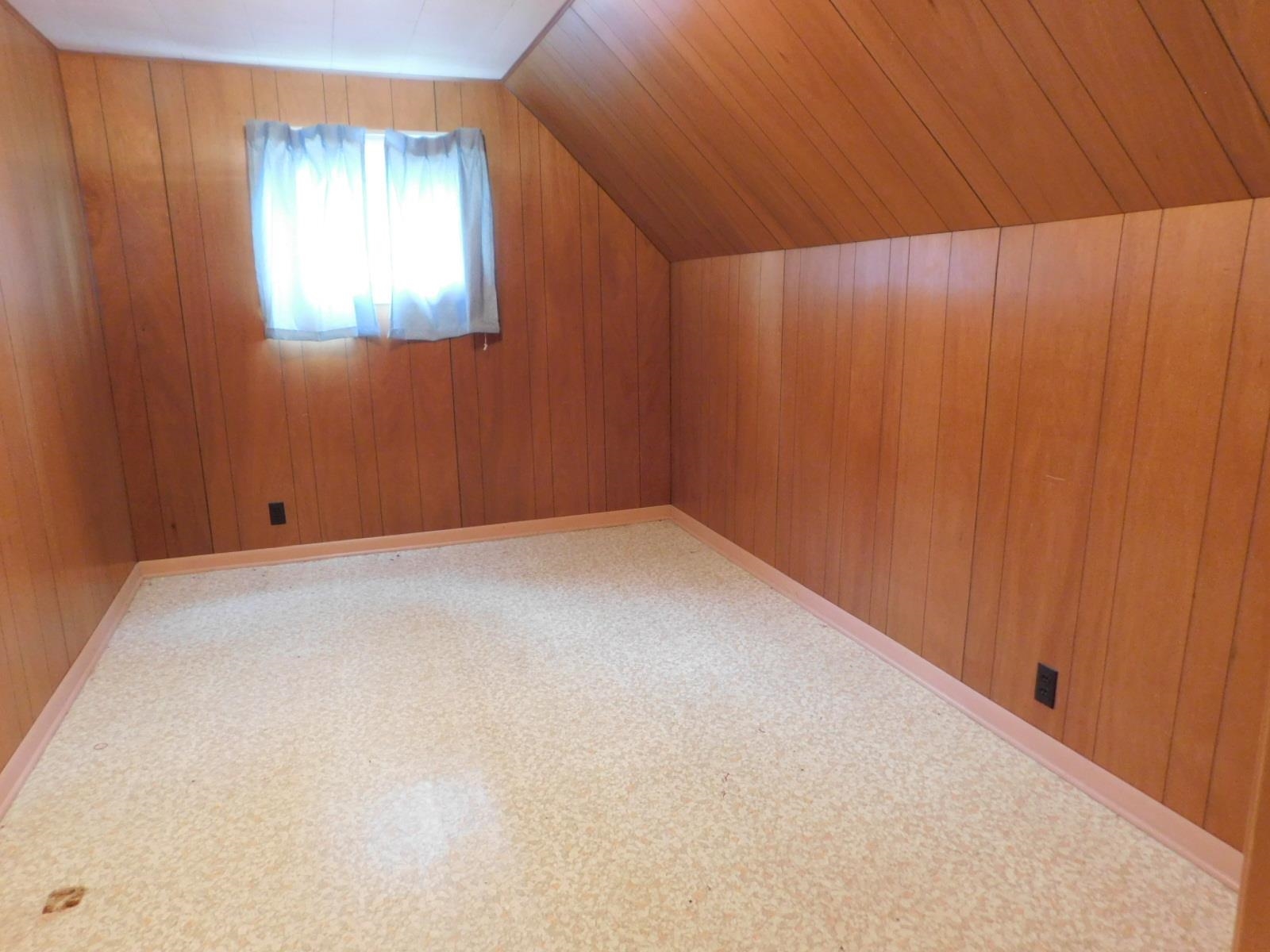 504 East Street Property Photo 14