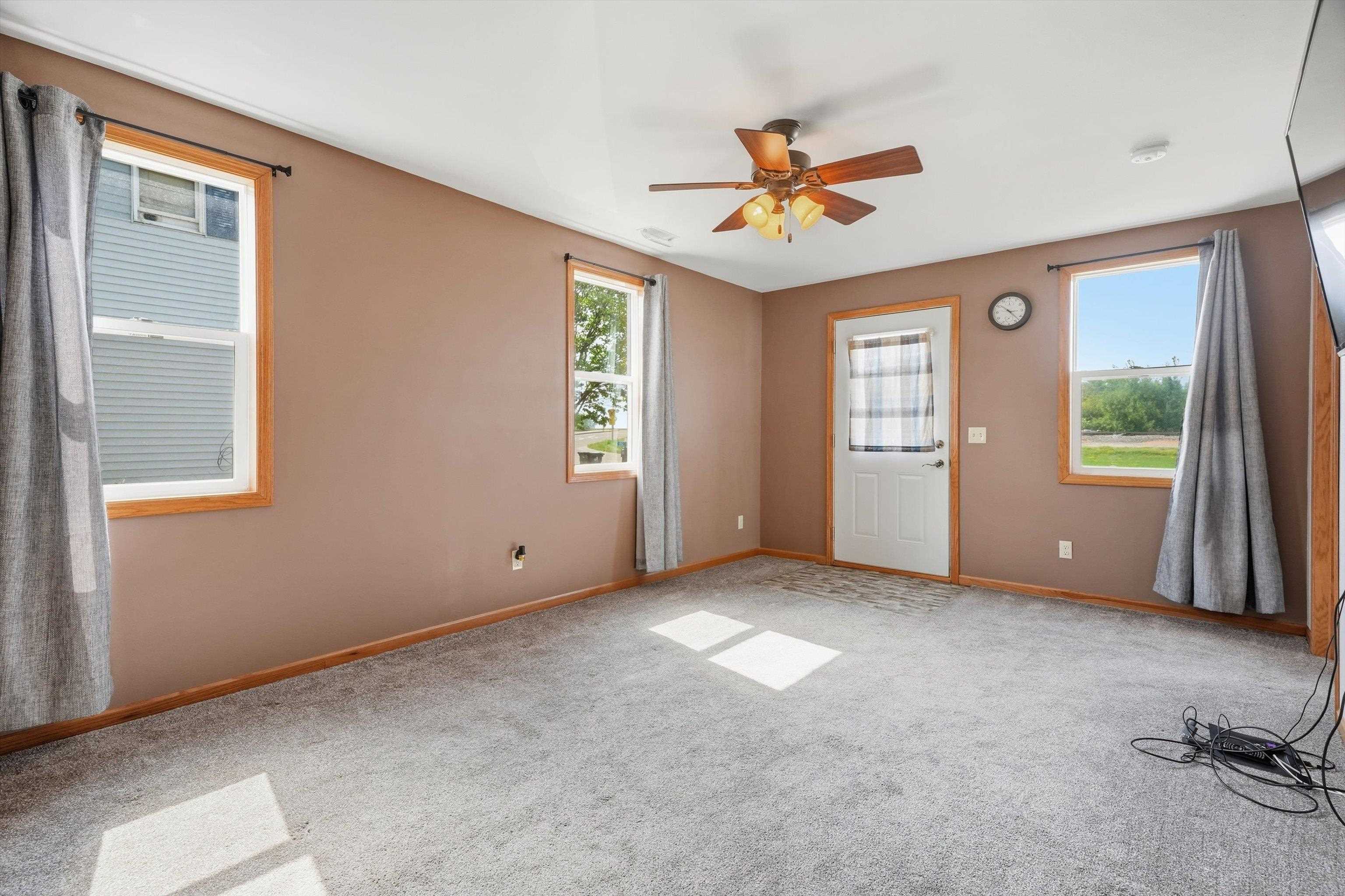 5716 Main Street Property Photo 10