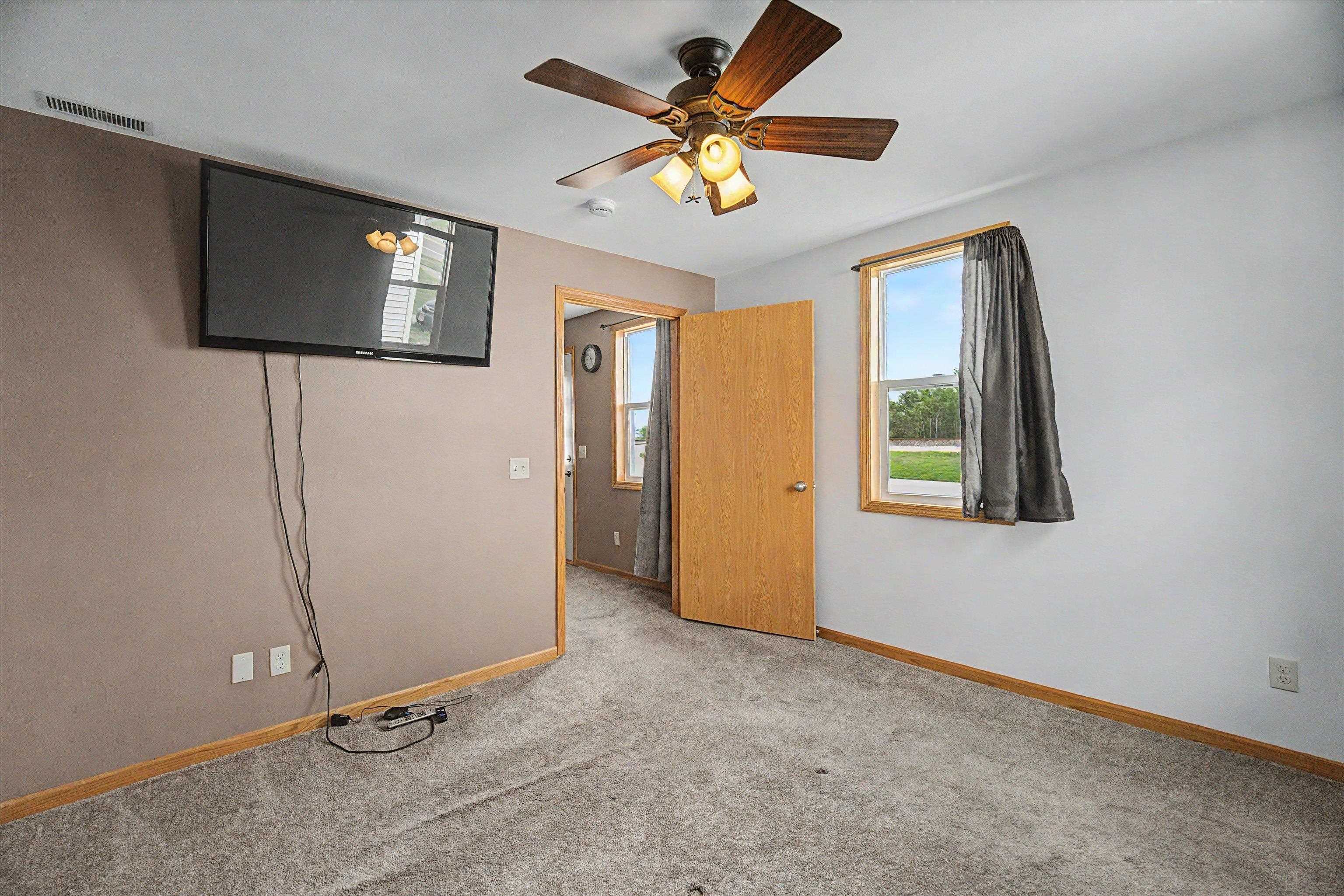 5716 Main Street Property Photo 14