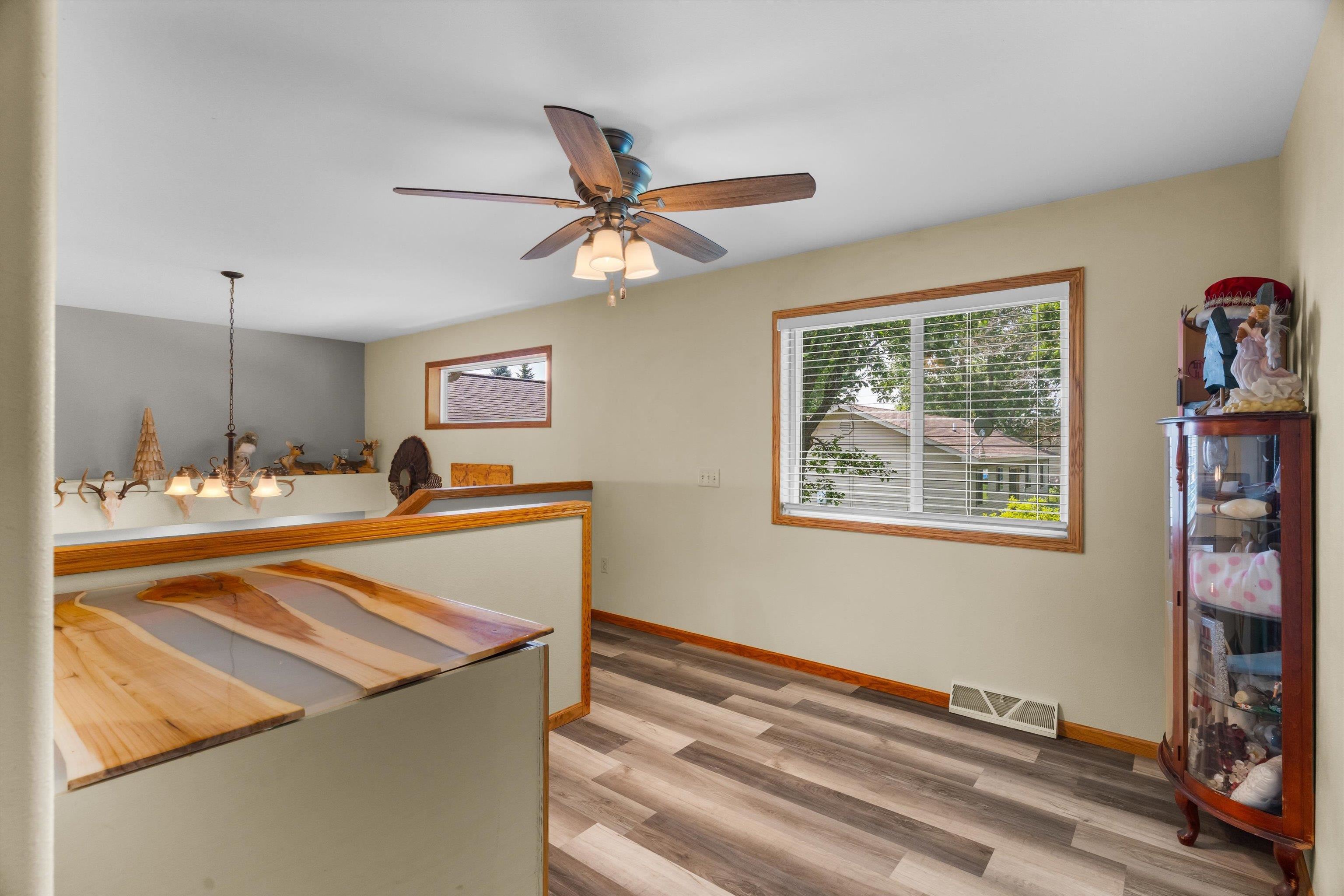 706 W Roberts Street Property Photo 13