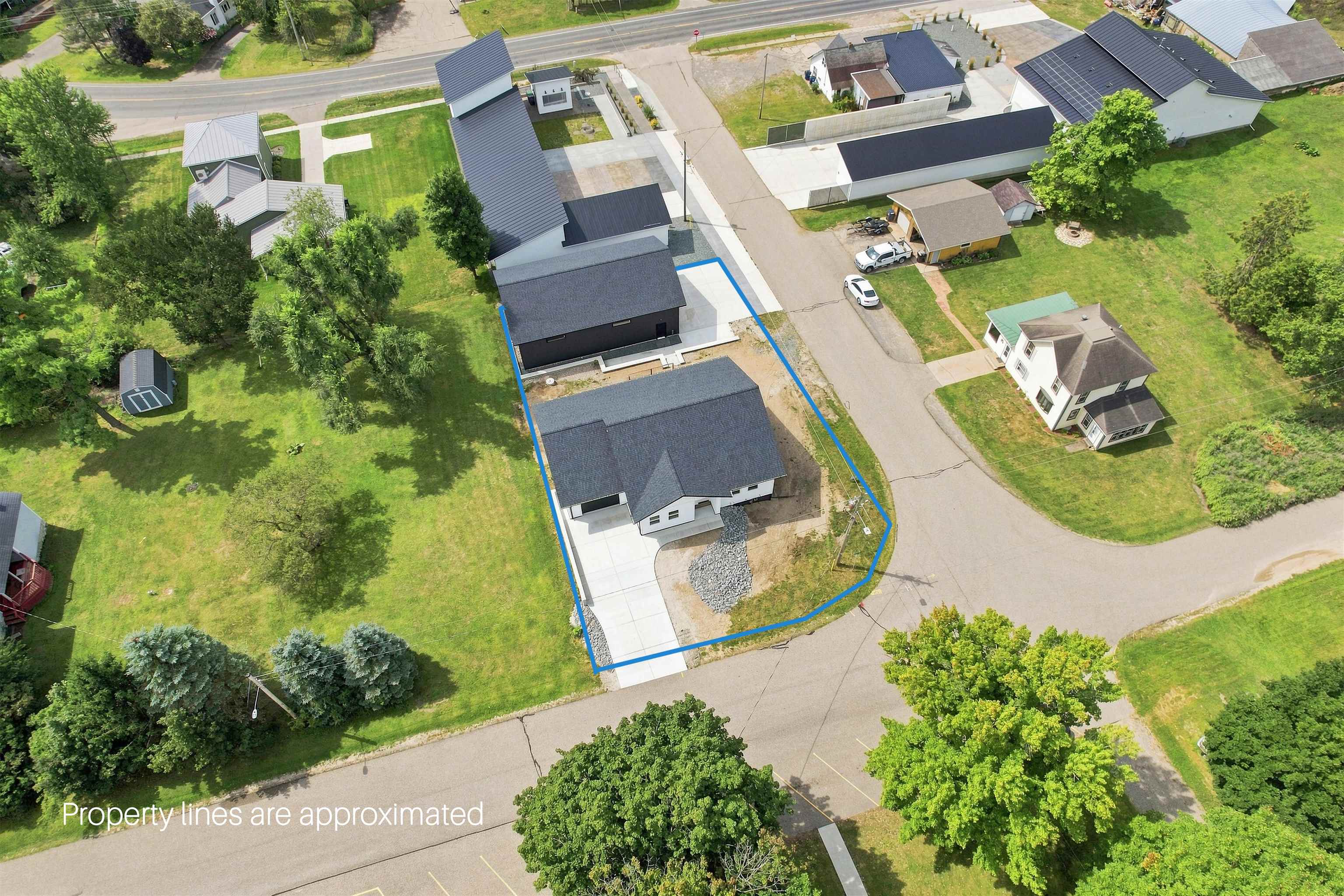 3040 Oak Street Property Photo 4