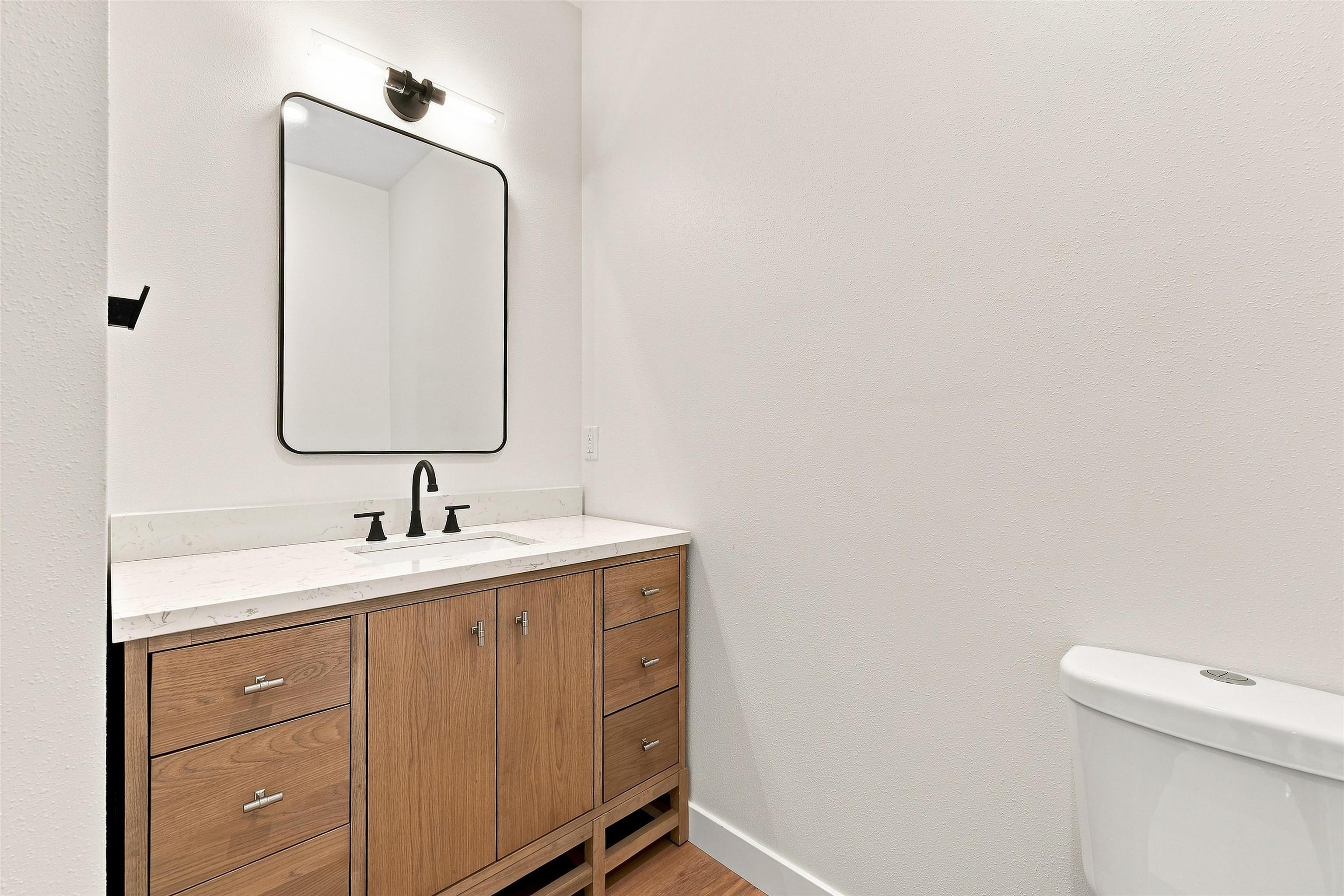 3040 Oak Street Property Photo 18