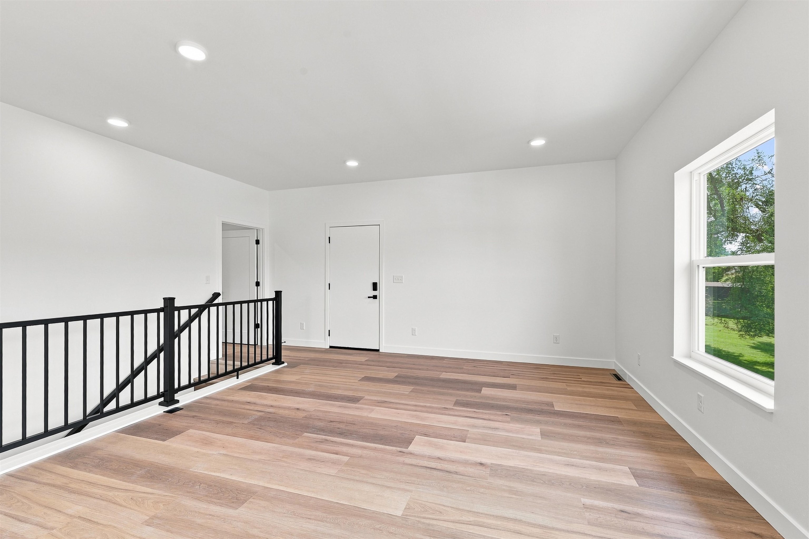 3040 Oak Street Property Photo 28