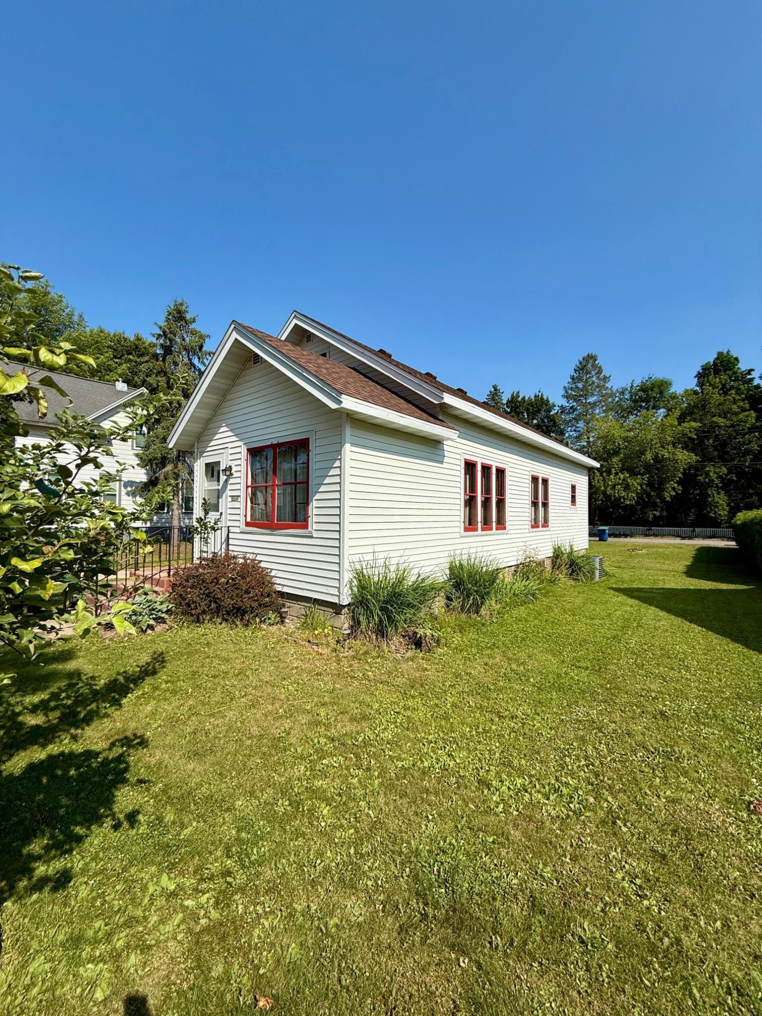 804 Stark Street Property Photo 2