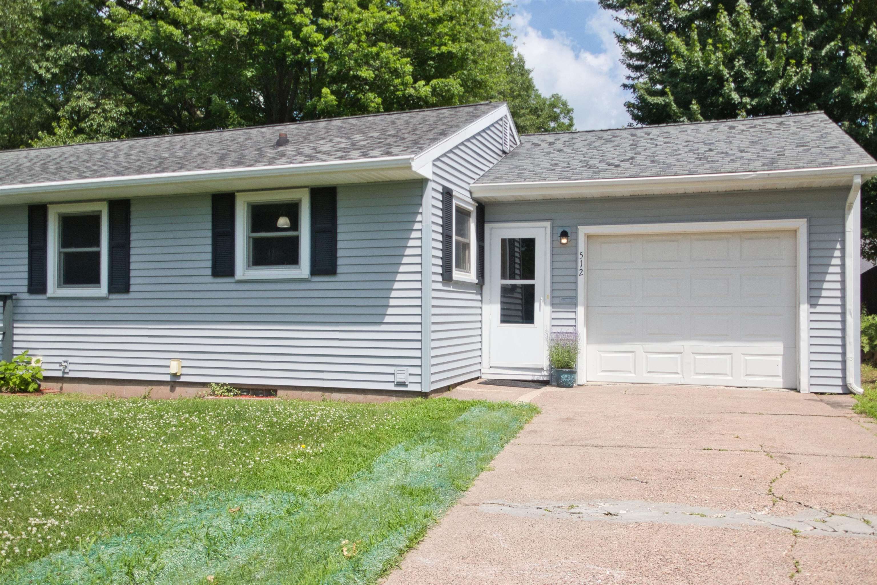 512 Edgar Avenue Property Photo 1