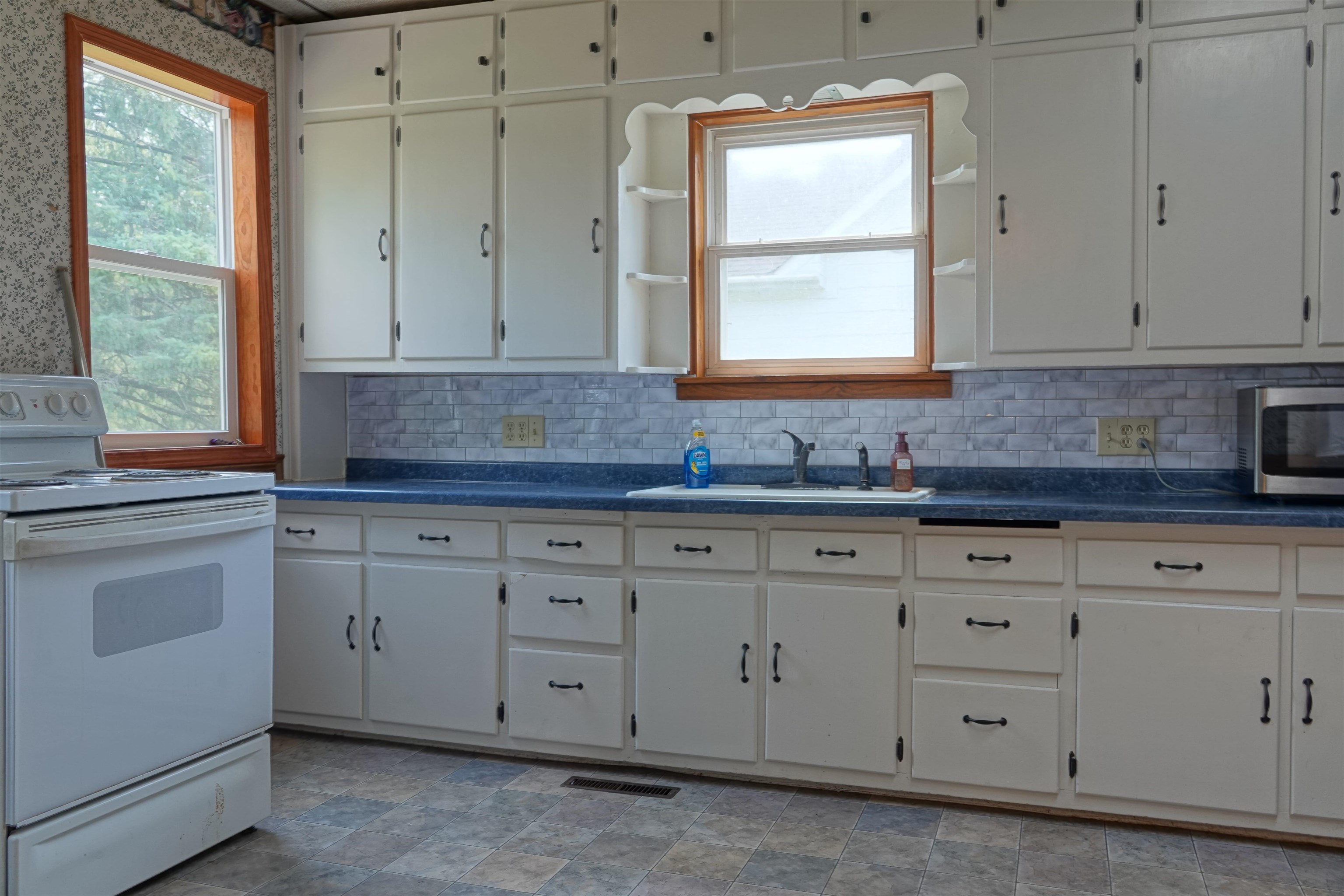 530 W Maple Street Property Photo 5