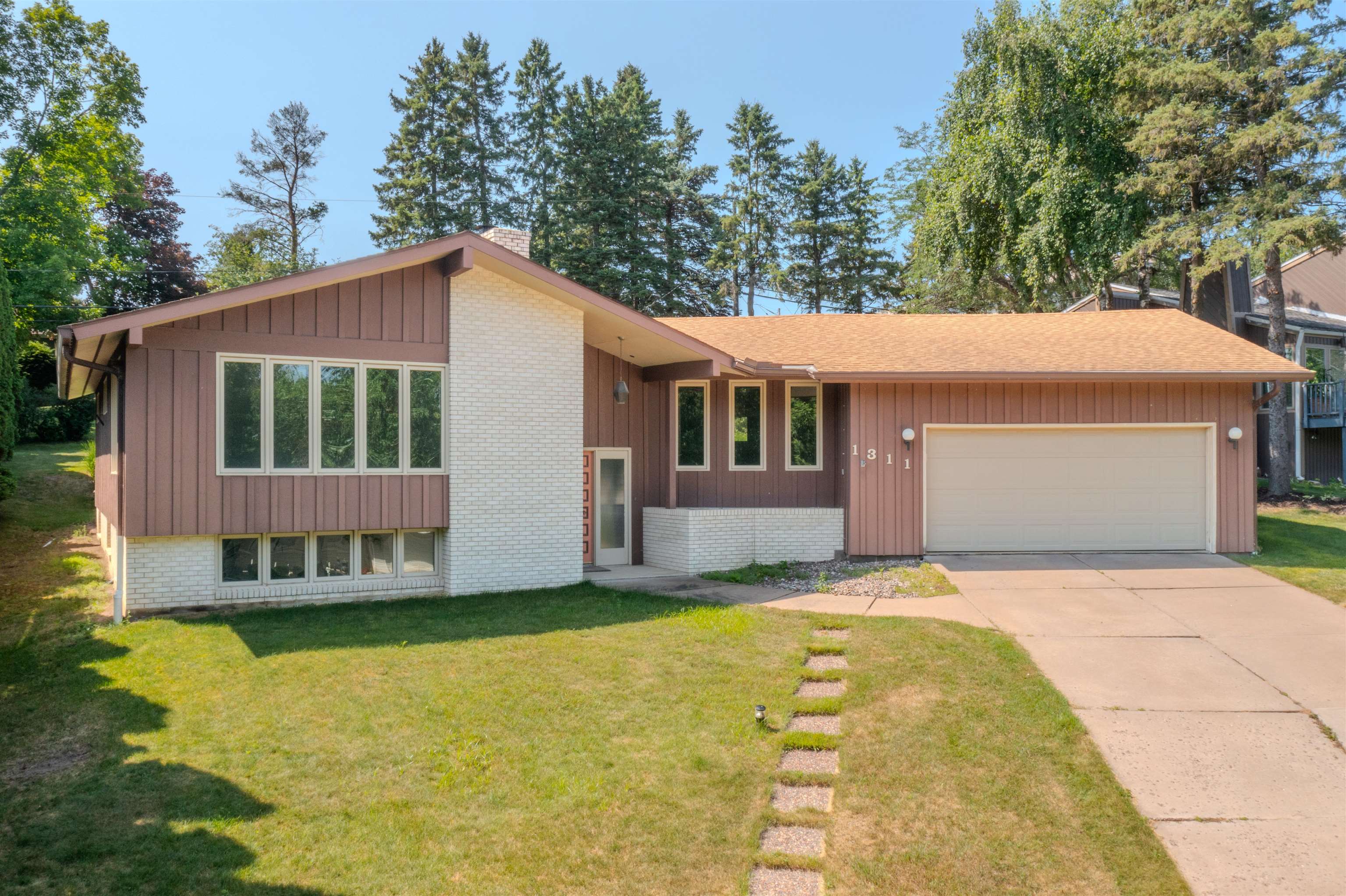 1311 PINE STREET Property Photo 1