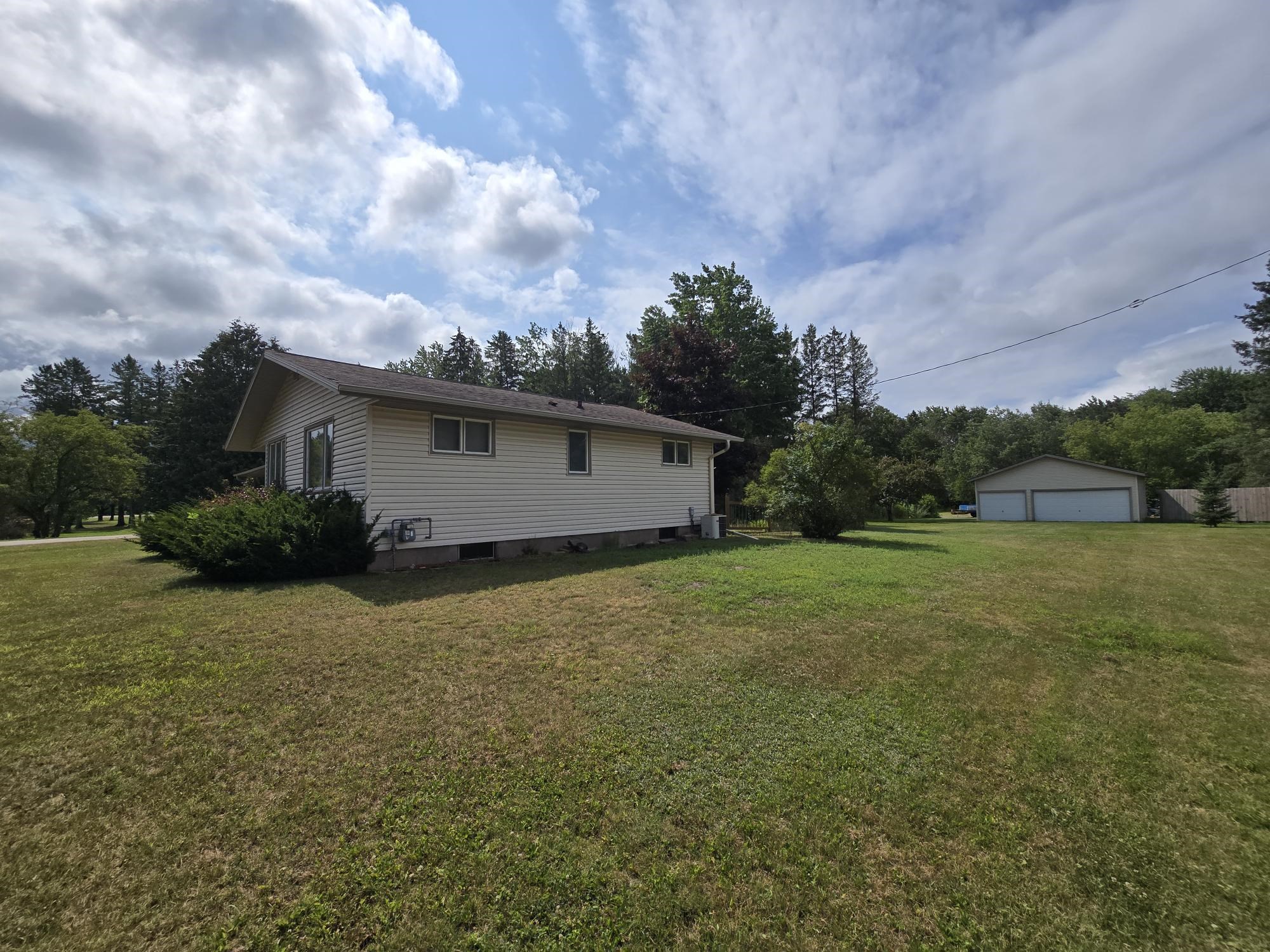 5289 Reddin Road Property Photo 4