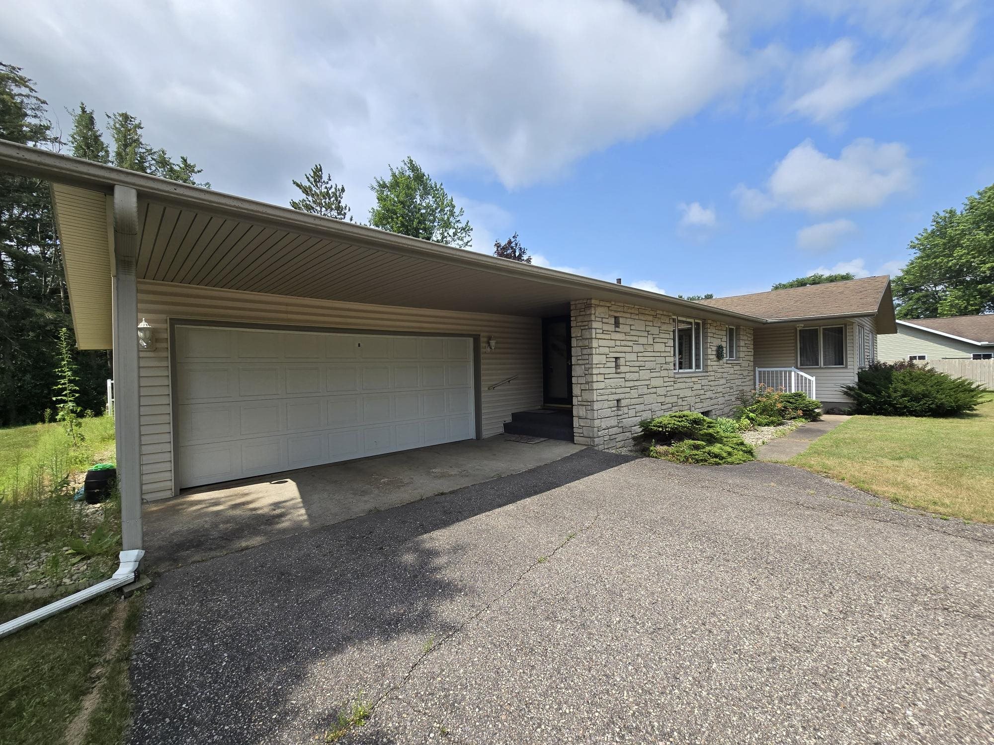 5289 Reddin Road Property Photo 7