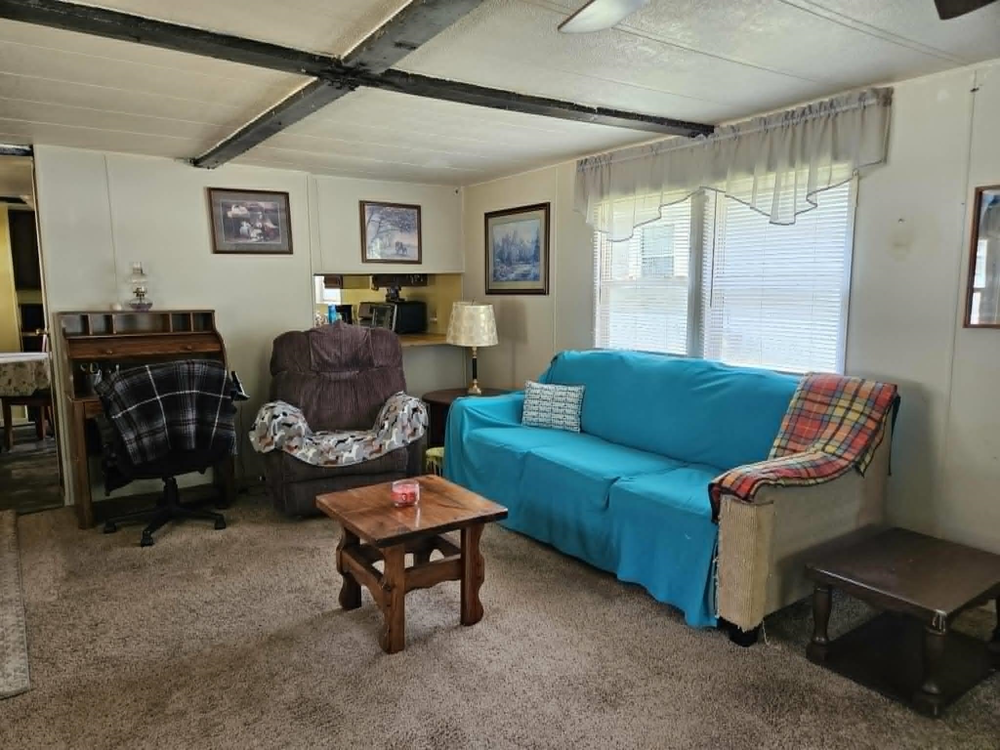 1407 N Peach Avenue Property Photo 4