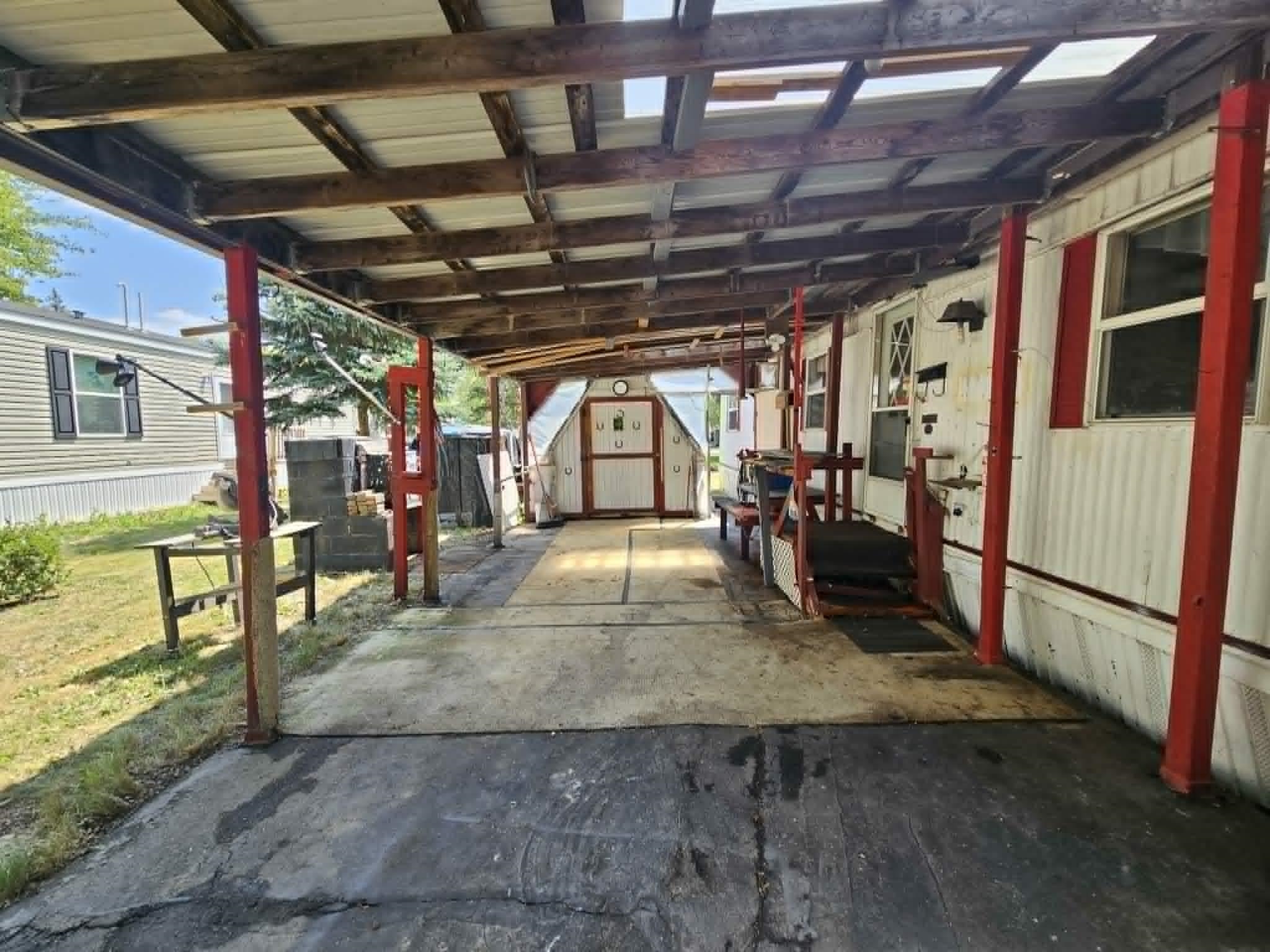 1407 N Peach Avenue Property Photo 12