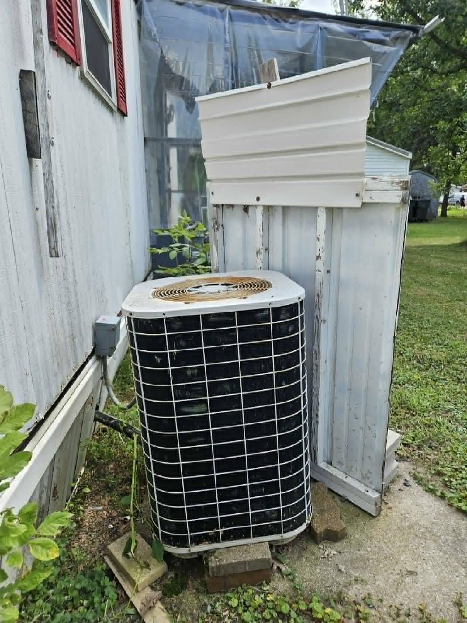 1407 N Peach Avenue Property Photo 14