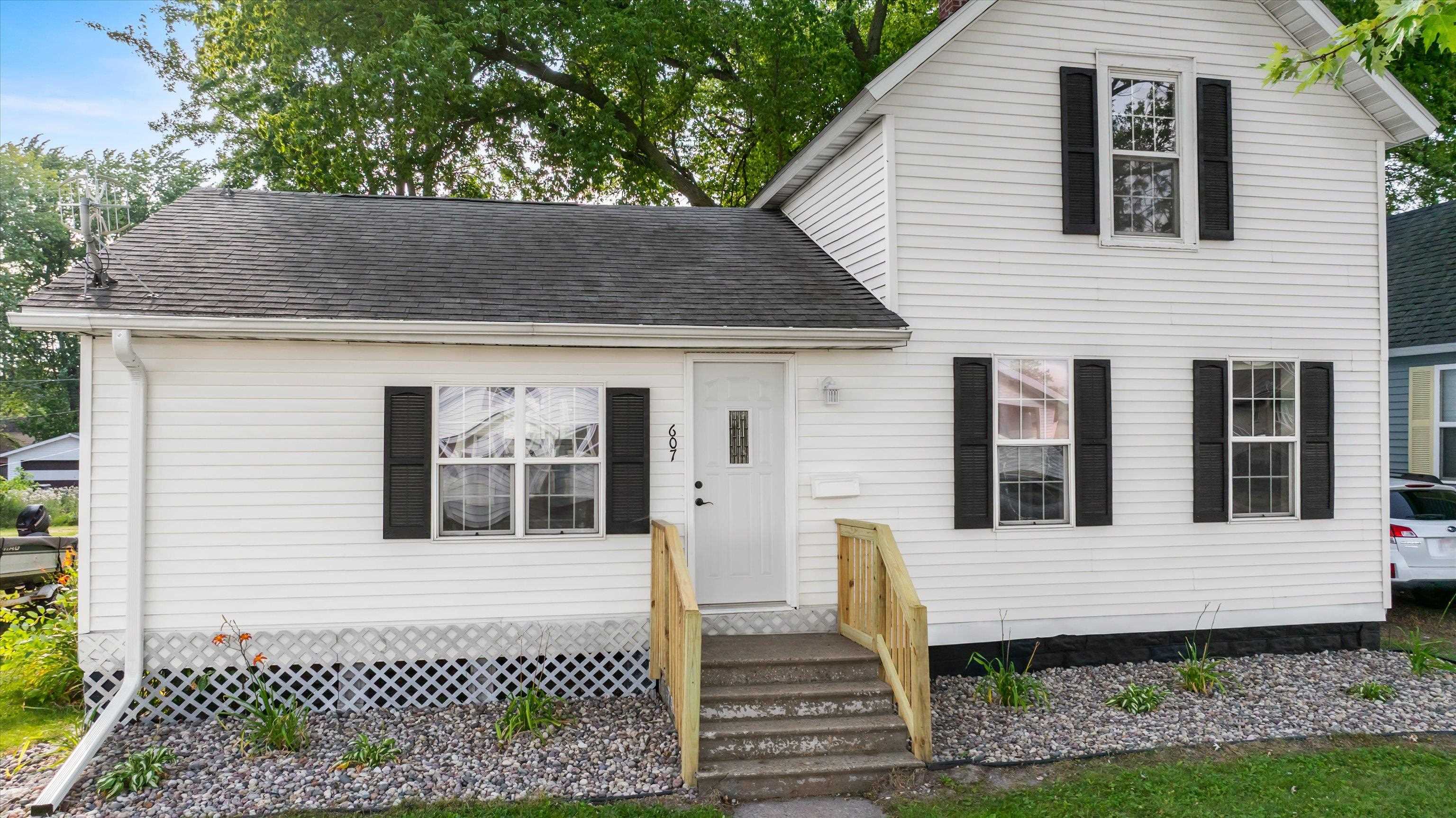 607 N Maple Avenue Property Photo 2
