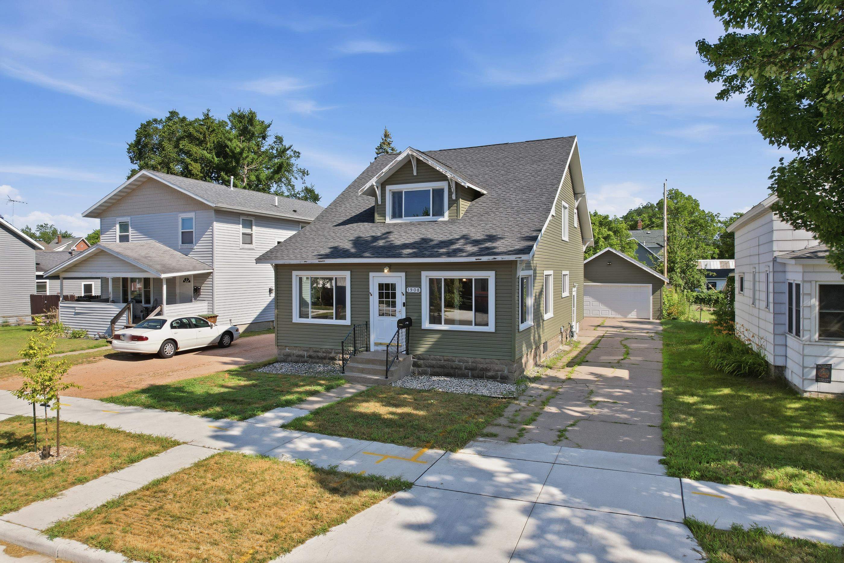 1908 Madison Street Property Photo 2
